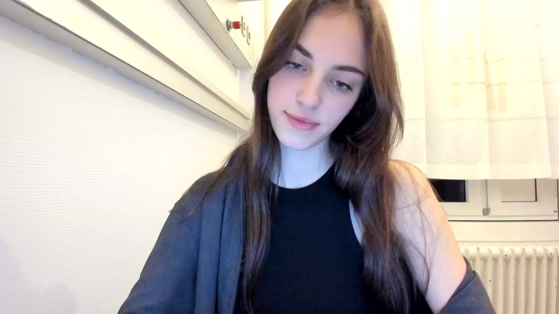 Gallery image thumbnail from Dashamoxy's myfreecams stream on, 12/18/2025, 20:15 image 1 of 20