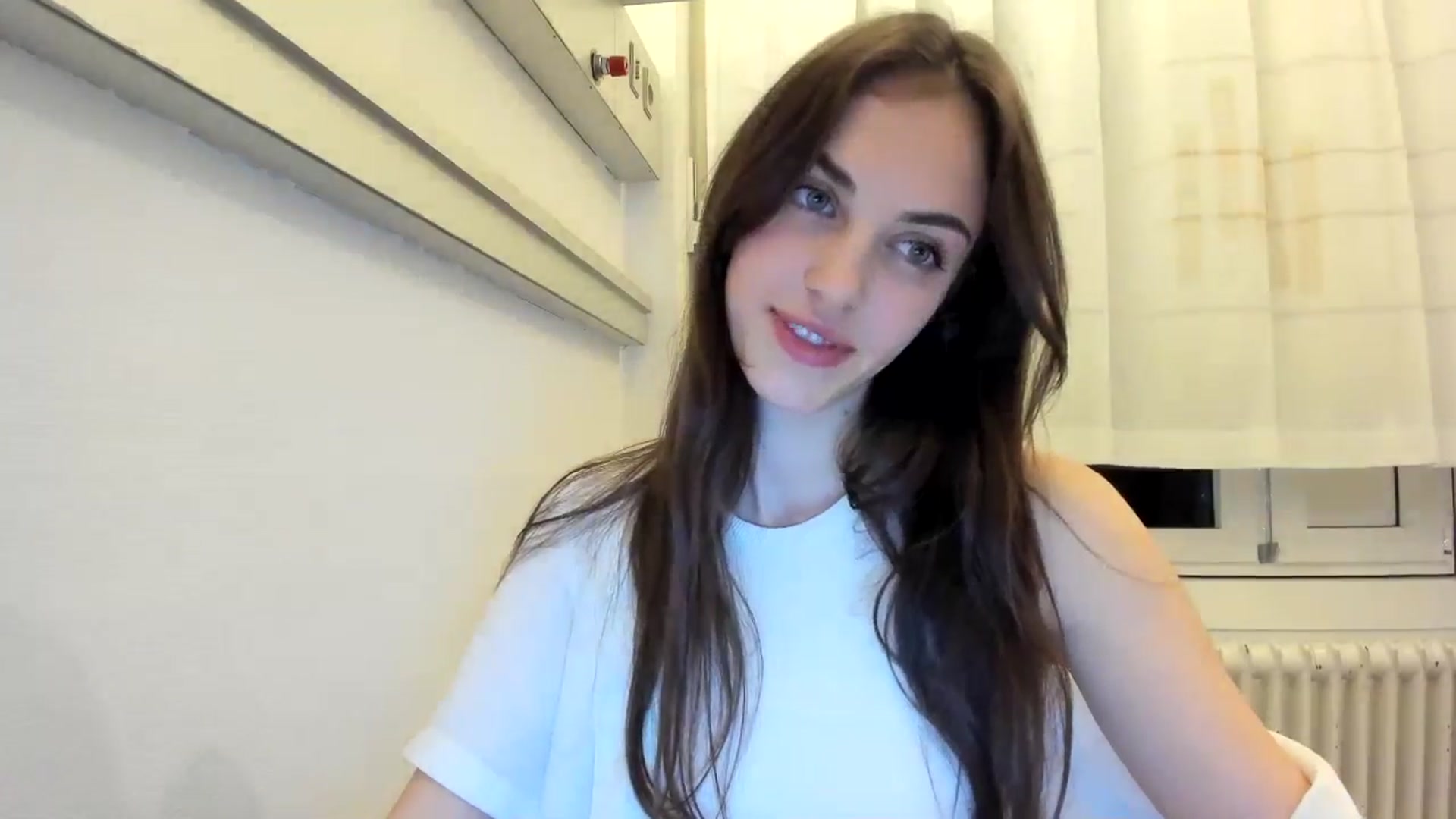 Gallery image thumbnail from Dashamoxy's myfreecams stream on, 12/18/2025, 20:15 image 19 of 20