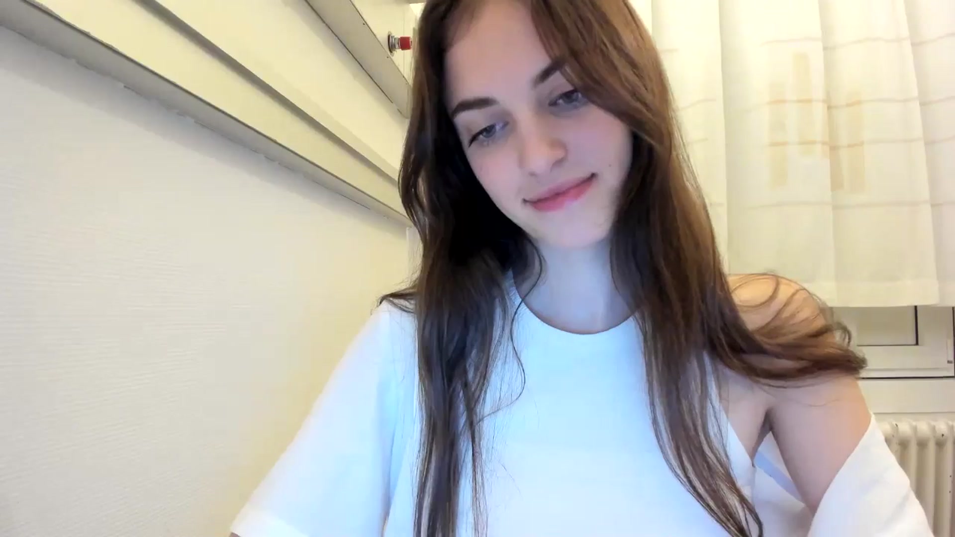 Gallery image thumbnail from Dashamoxy's myfreecams stream on, 12/18/2025, 20:46 image 20 of 20