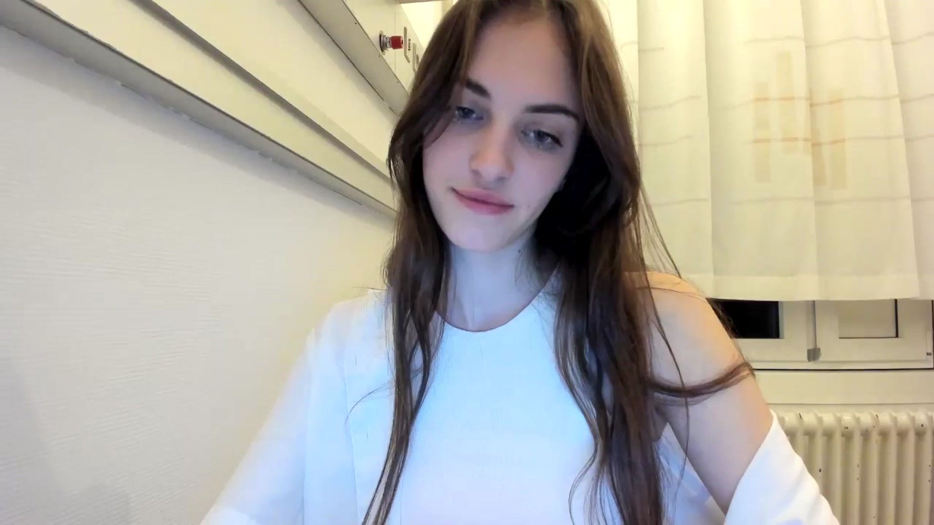 Gallery image thumbnail from Dashamoxy's myfreecams stream on, 12/18/2025, 20:46 image 10 of 20