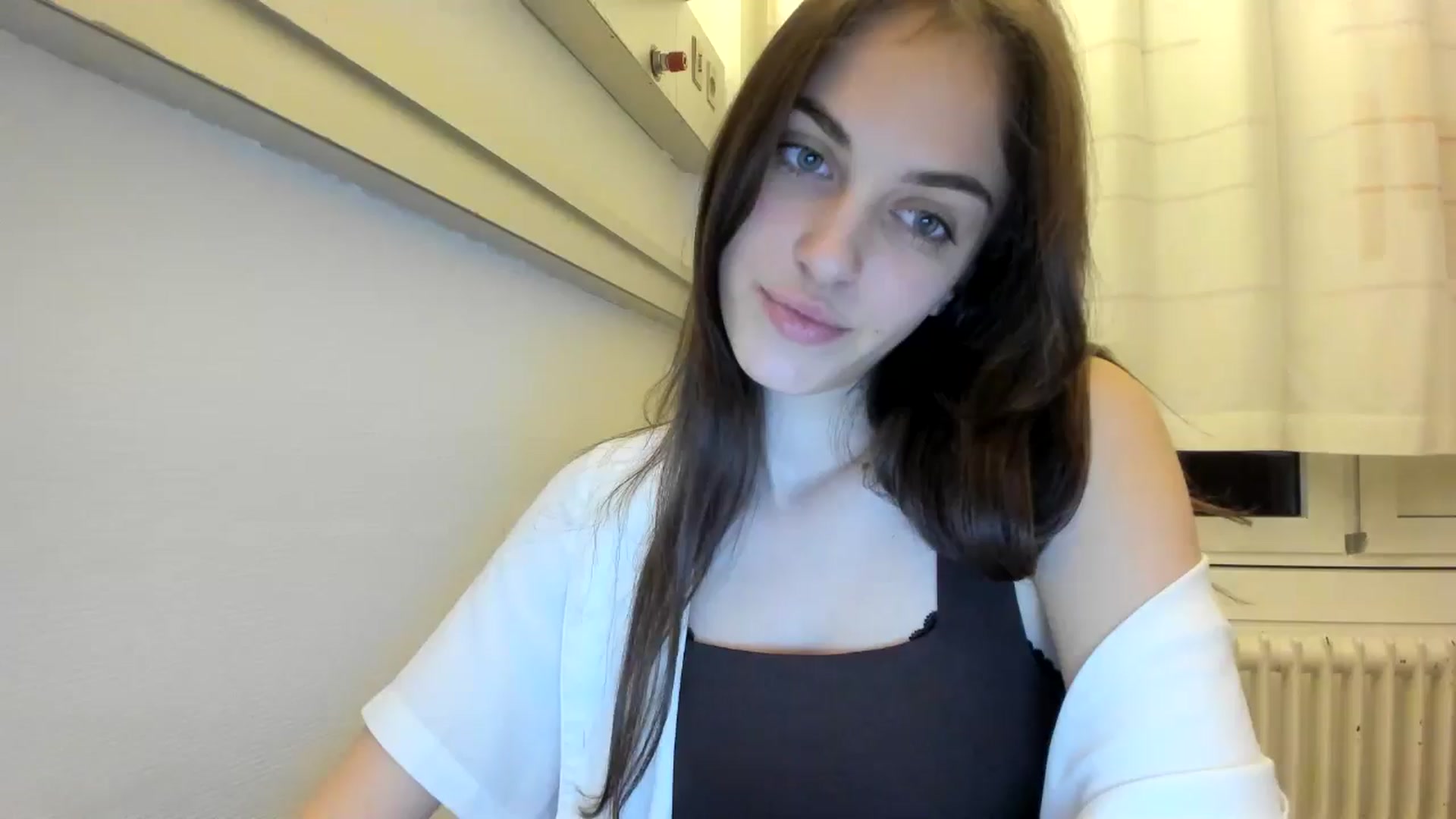 Gallery image thumbnail from Dashamoxy's myfreecams stream on, 12/20/2025, 21:10 image 11 of 20