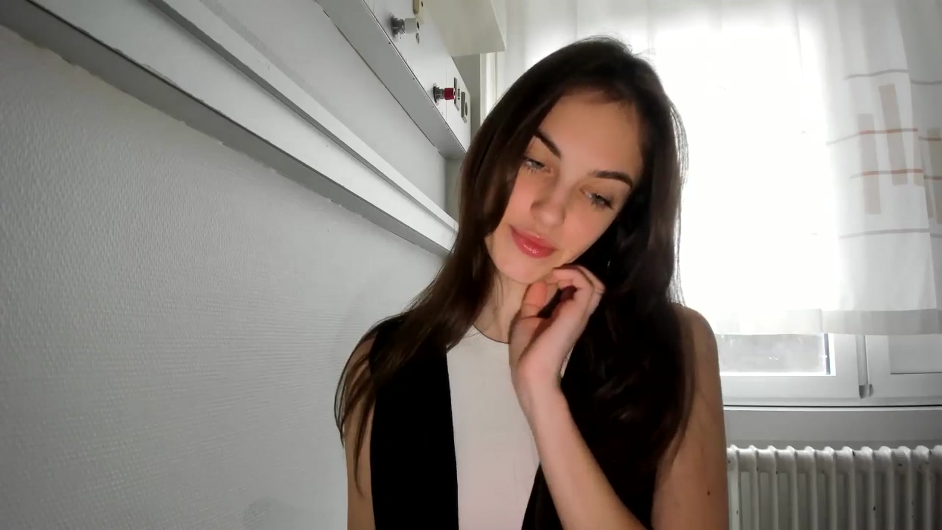Gallery image thumbnail from Dashamoxy's myfreecams stream on, 12/21/2025, 12:42 image 7 of 20