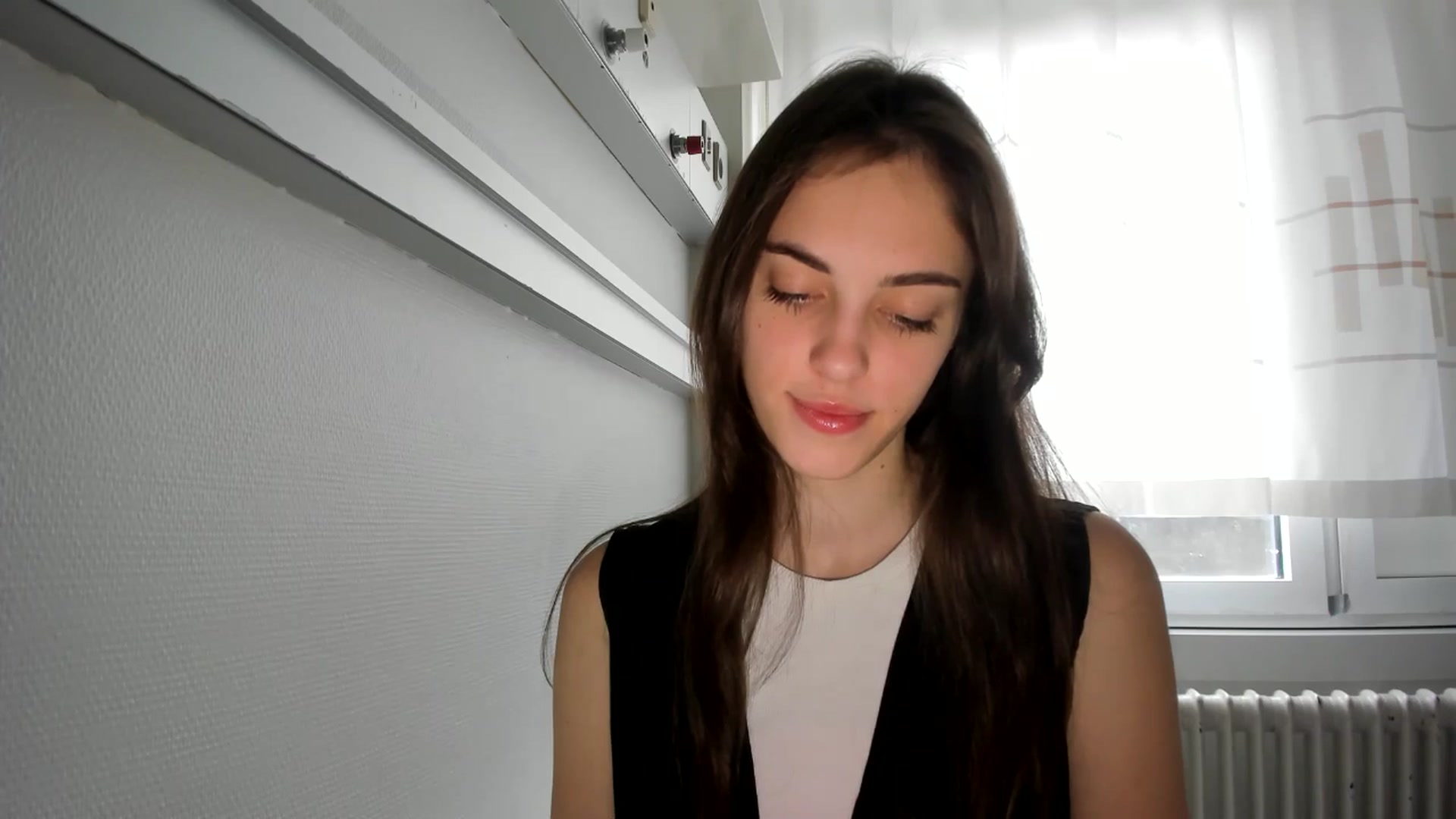 Gallery image thumbnail from Dashamoxy's myfreecams stream on, 12/21/2025, 12:42 image 19 of 20