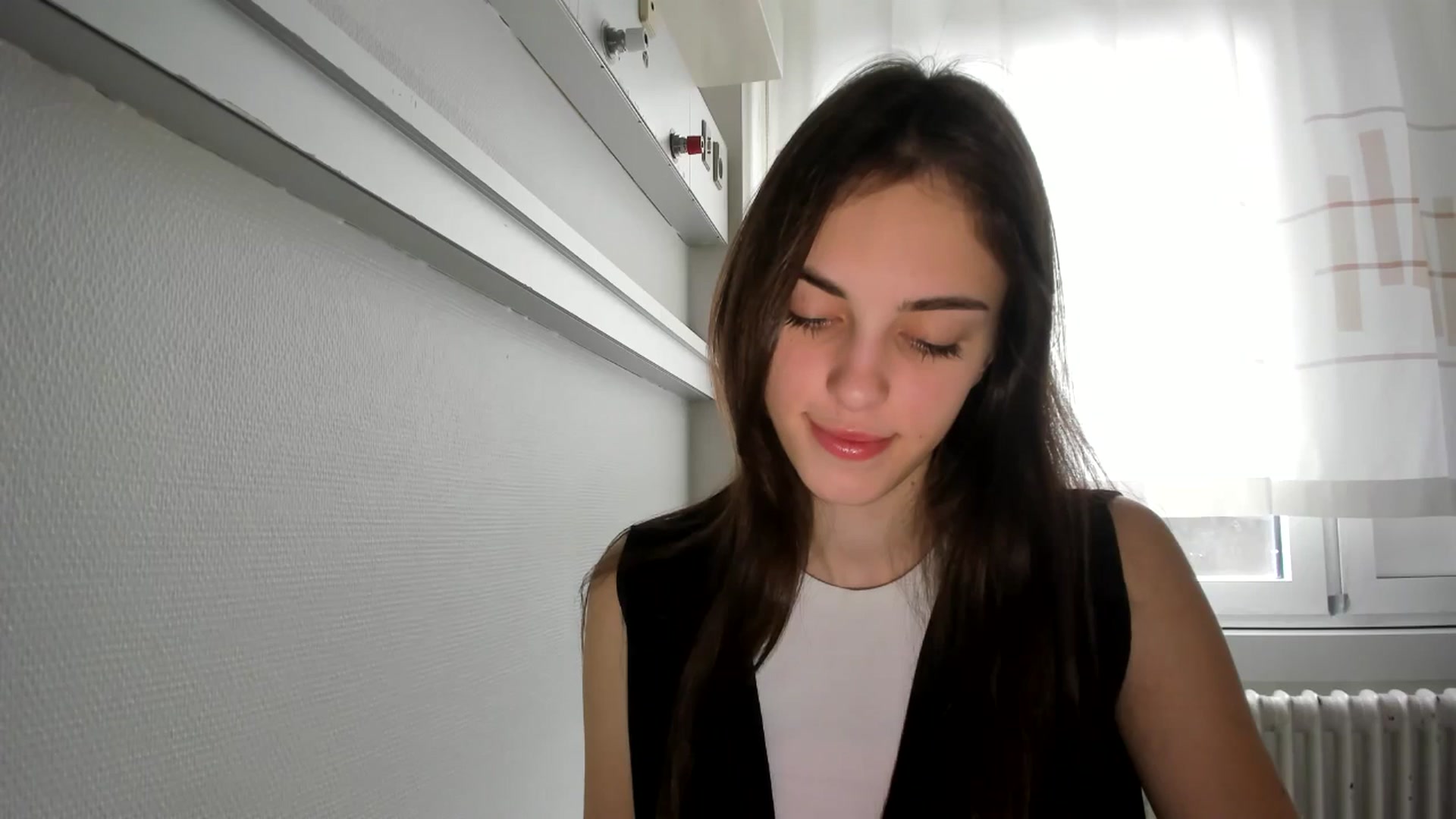 Gallery image thumbnail from Dashamoxy's myfreecams stream on, 12/21/2025, 12:42 image 16 of 20