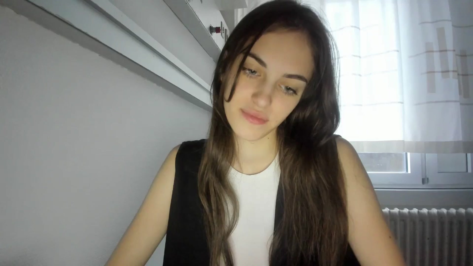 Gallery image thumbnail from Dashamoxy's myfreecams stream on, 12/21/2025, 14:33 image 16 of 20