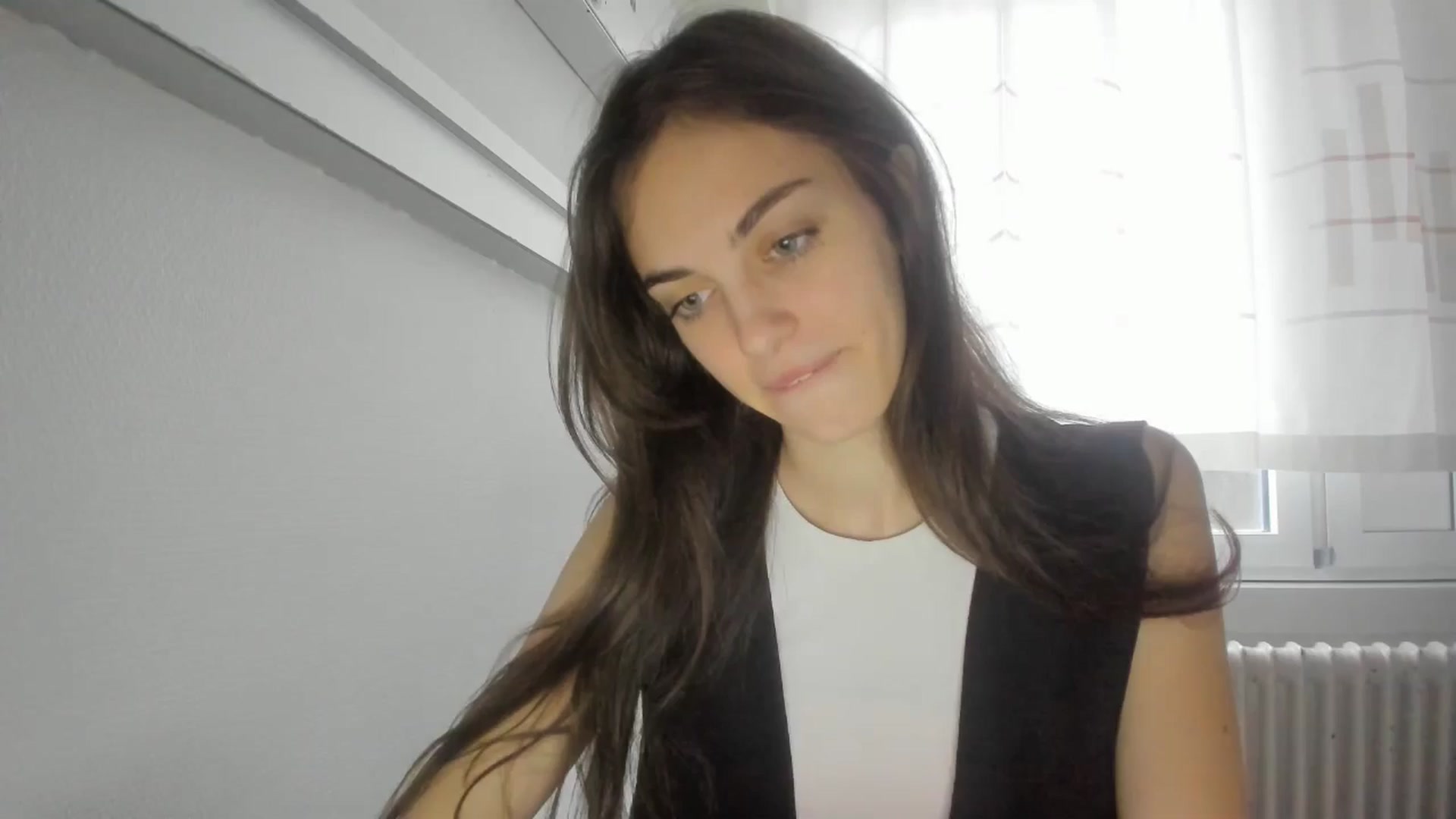 Gallery image thumbnail from Dashamoxy's myfreecams stream on, 12/21/2025, 14:33 image 1 of 20