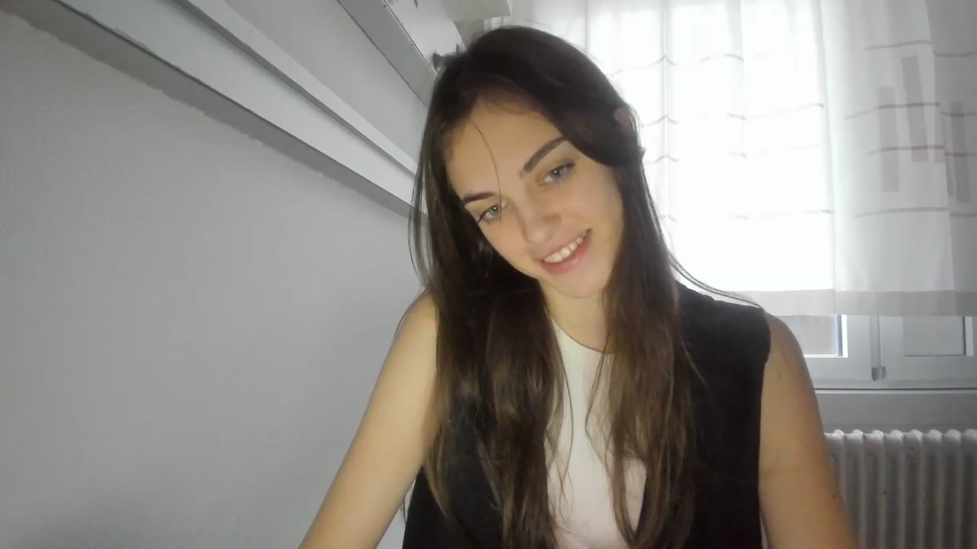 Gallery image thumbnail from Dashamoxy's myfreecams stream on, 12/21/2025, 14:33 image 12 of 20