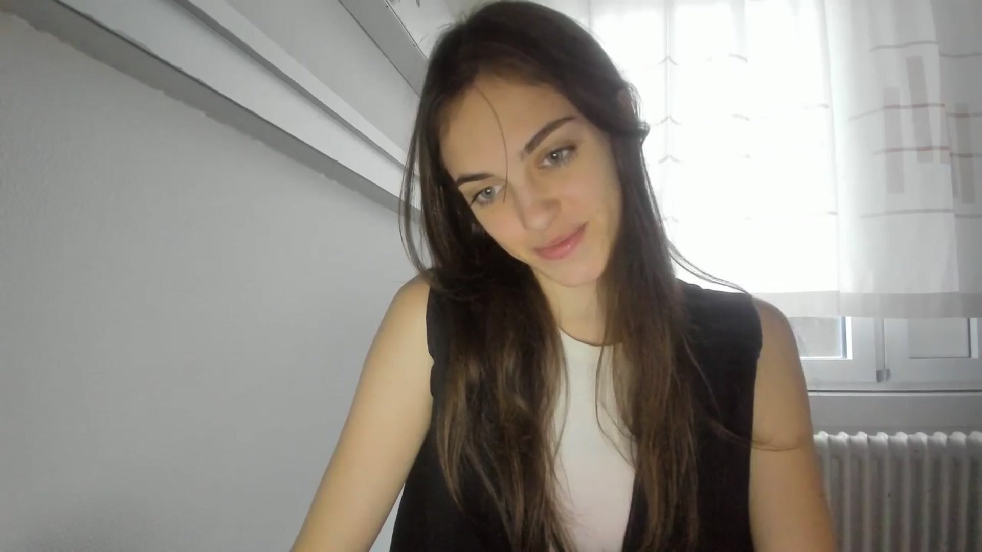 Gallery image thumbnail from Dashamoxy's myfreecams stream on, 12/21/2025, 14:33 image 11 of 20