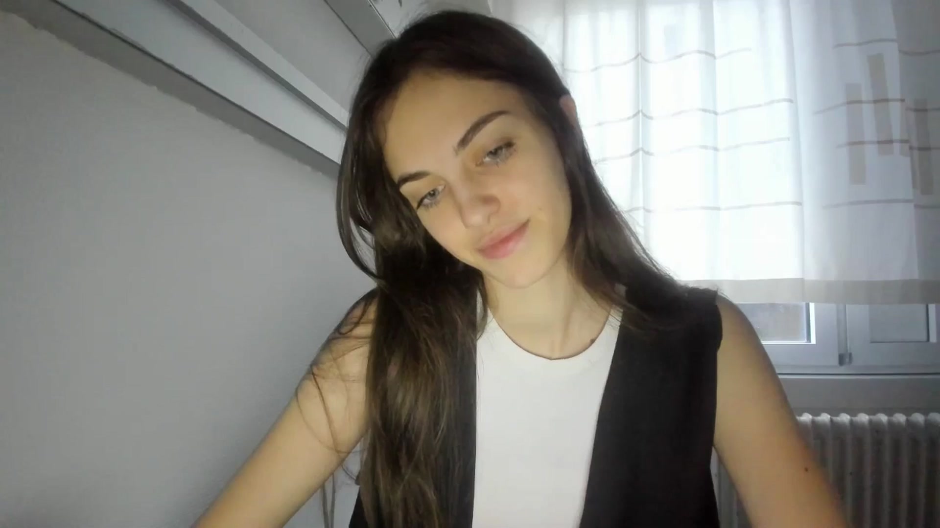 Gallery image thumbnail from Dashamoxy's myfreecams stream on, 12/21/2025, 14:33 image 17 of 20