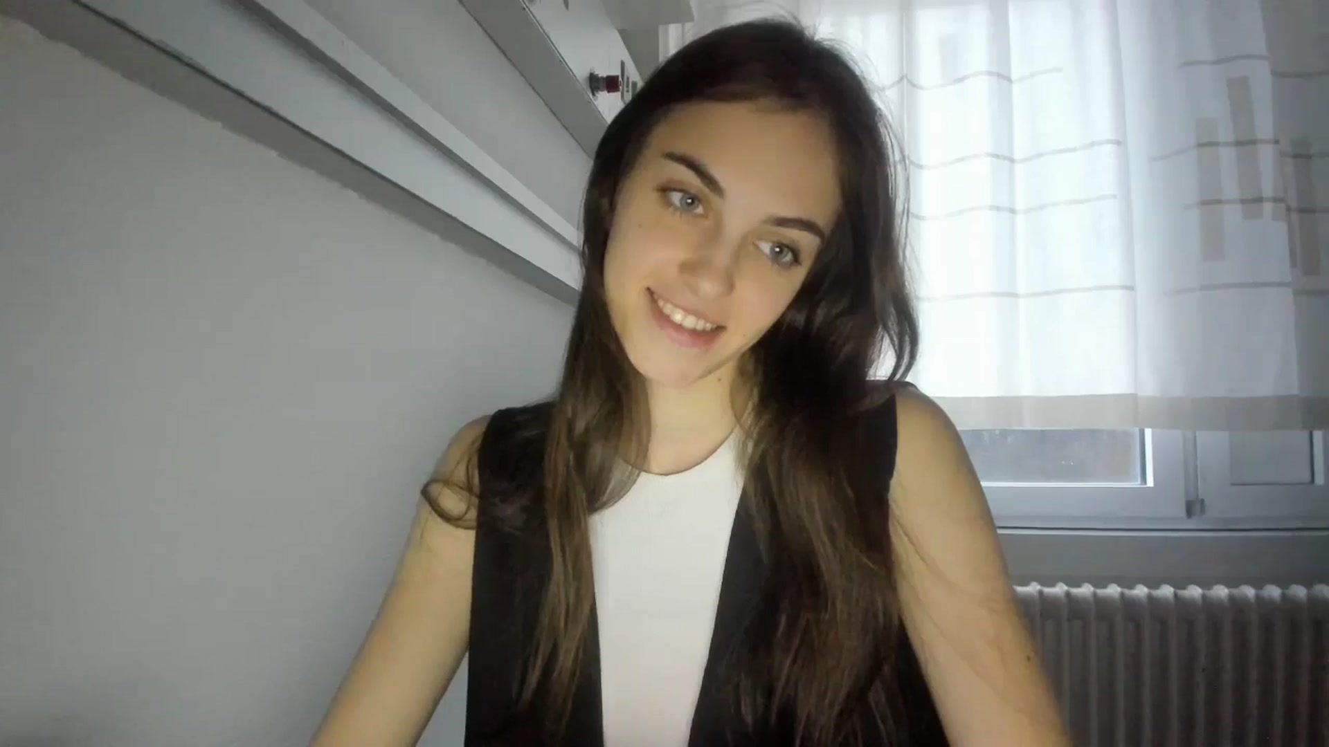 Gallery image thumbnail from Dashamoxy's myfreecams stream on, 12/21/2025, 14:33 image 18 of 20