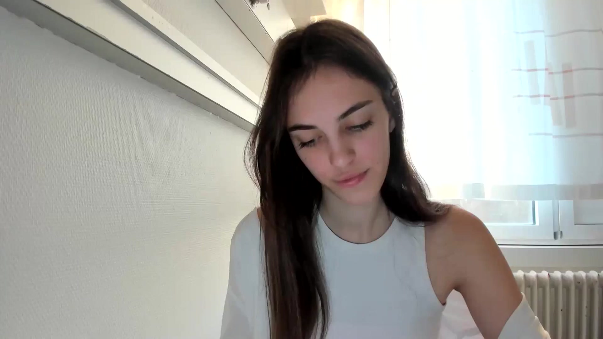 Gallery image thumbnail from Dashamoxy's myfreecams stream on, 12/28/2025, 14:33 image 10 of 20