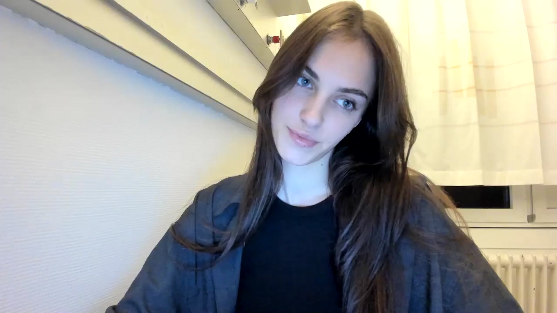 Gallery image thumbnail from Dashamoxy's myfreecams stream on, 12/29/2025, 18:29 image 4 of 20