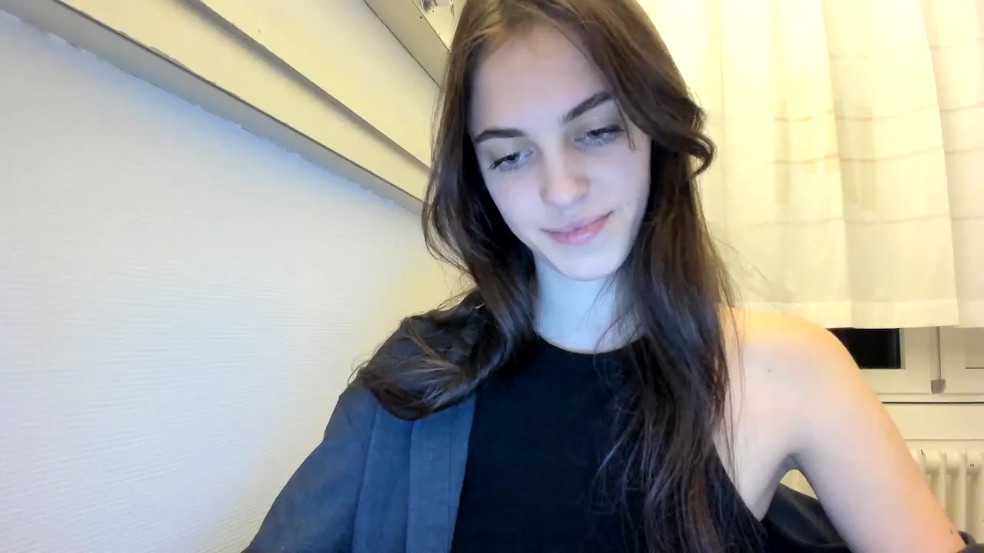 Gallery image thumbnail from Dashamoxy's myfreecams stream on, 12/29/2025, 18:29 image 19 of 20