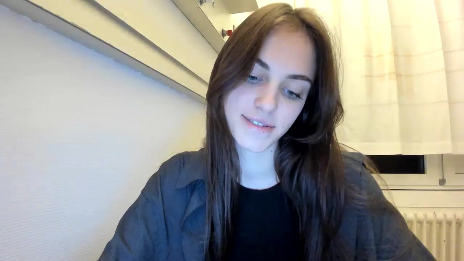 Gallery image thumbnail from Dashamoxy's myfreecams stream on, 12/29/2025, 18:29 image 7 of 20
