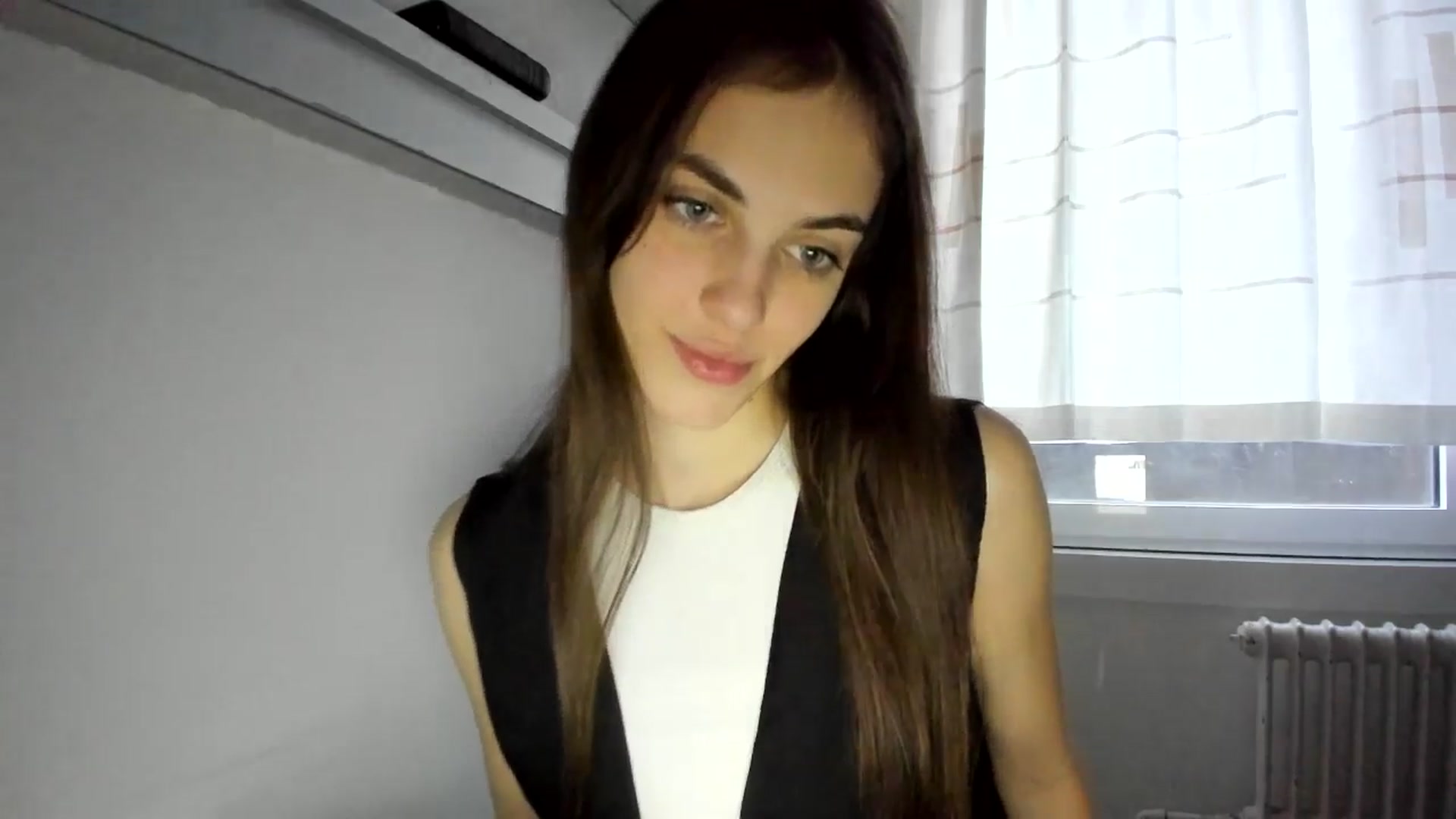 Gallery image thumbnail from Dashamoxy's myfreecams stream on, 01/03/2026, 15:08 image 16 of 20