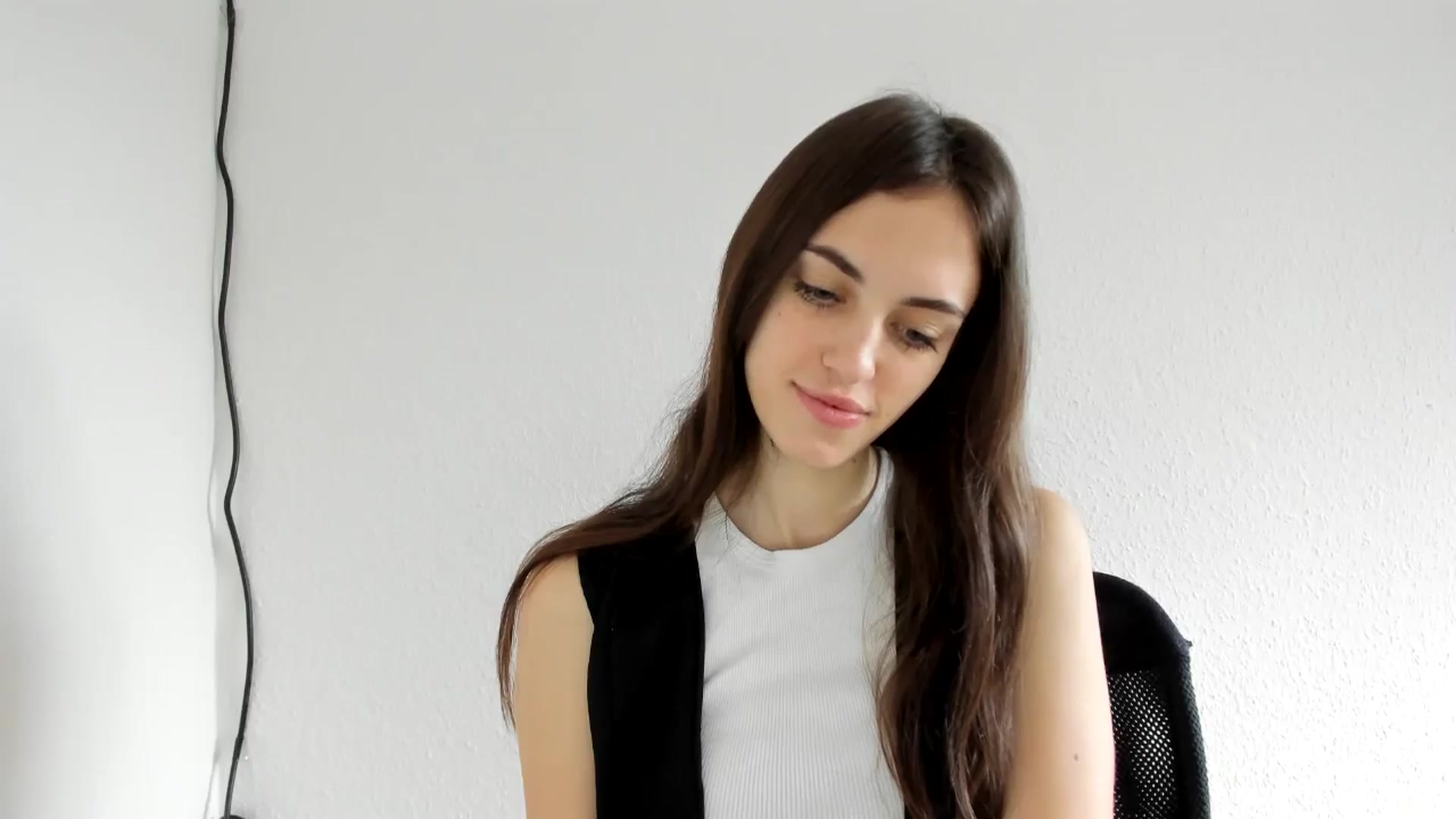 Gallery image thumbnail from Dashamoxy's myfreecams stream on, 01/14/2026, 10:48 image 13 of 20