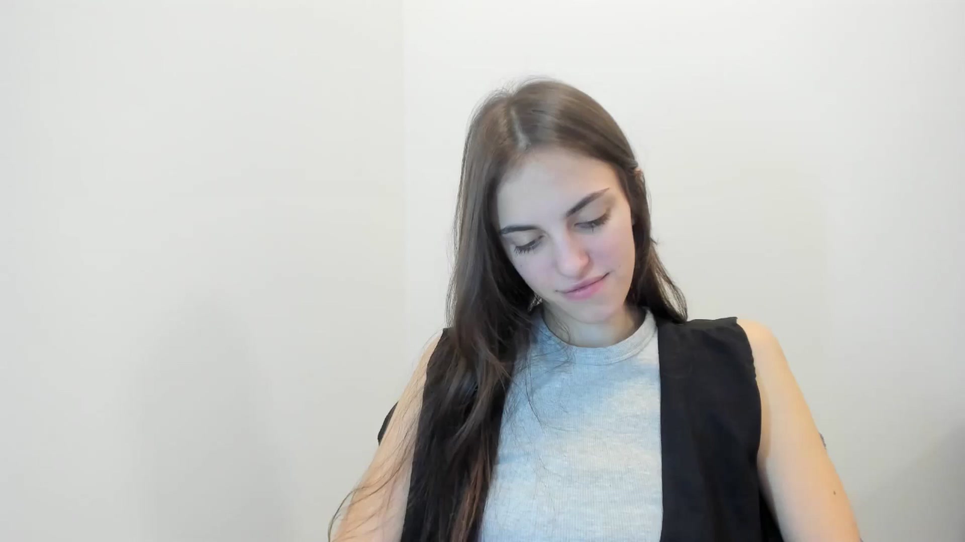 Gallery image thumbnail from Dashamoxy's myfreecams stream on, 02/02/2026, 18:49 image 13 of 20