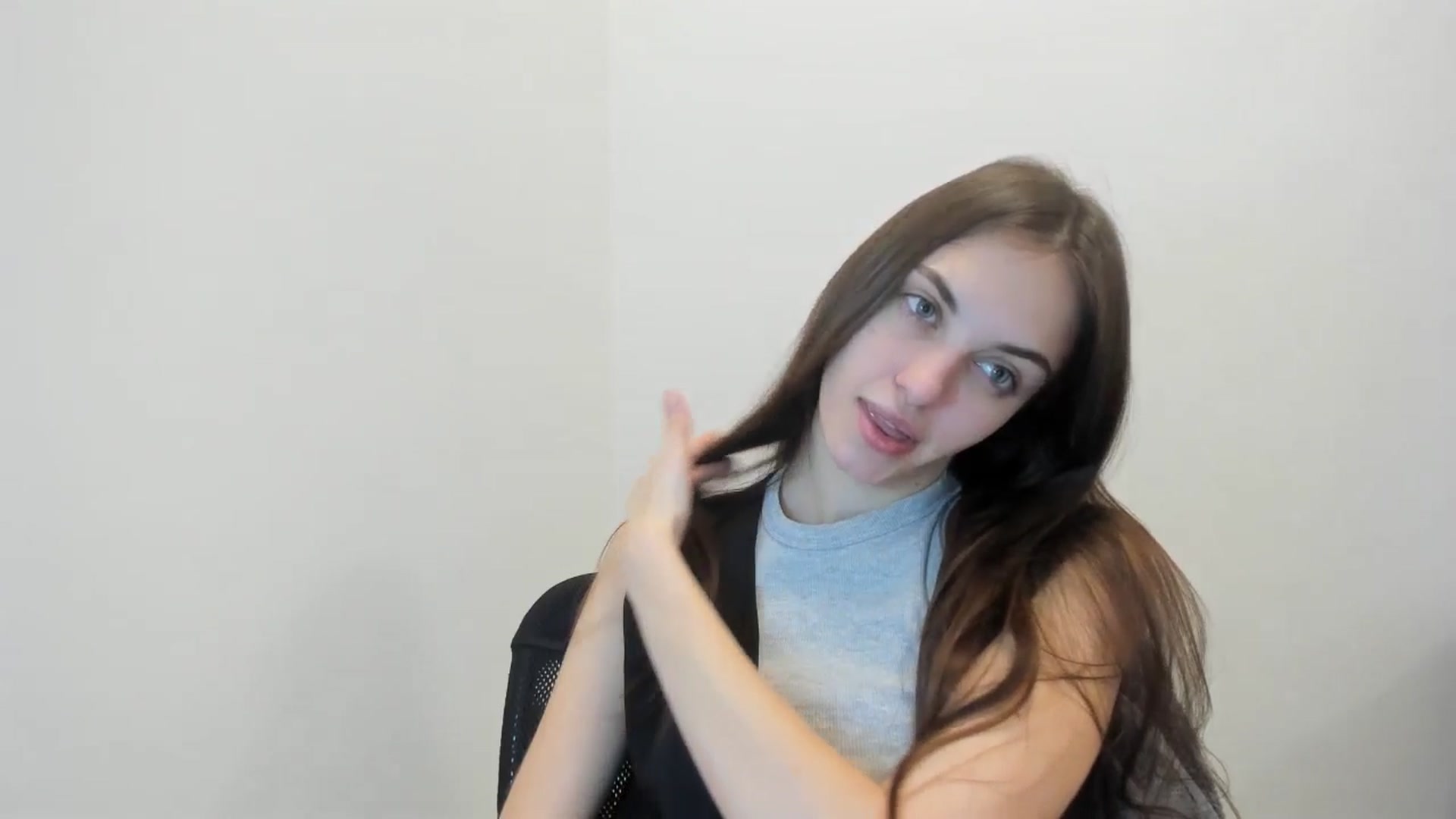 Gallery image thumbnail from Dashamoxy's myfreecams stream on, 02/02/2026, 18:49 image 6 of 20
