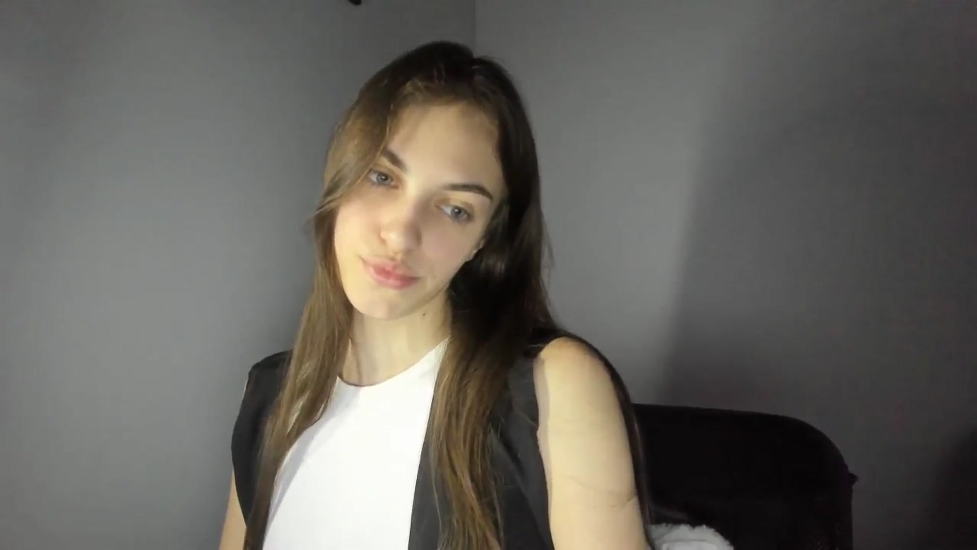 Gallery image thumbnail from Dashamoxy's myfreecams stream on, 02/05/2026, 18:24 image 6 of 20