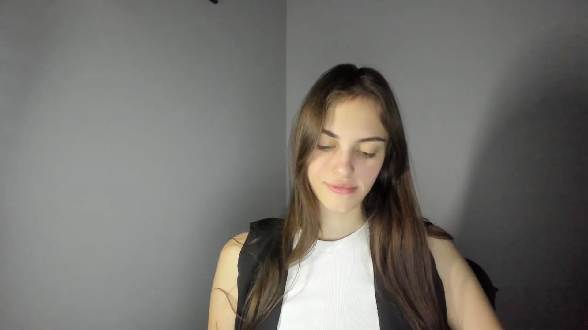 Gallery image thumbnail from Dashamoxy's myfreecams stream on, 02/05/2026, 18:24 image 11 of 20