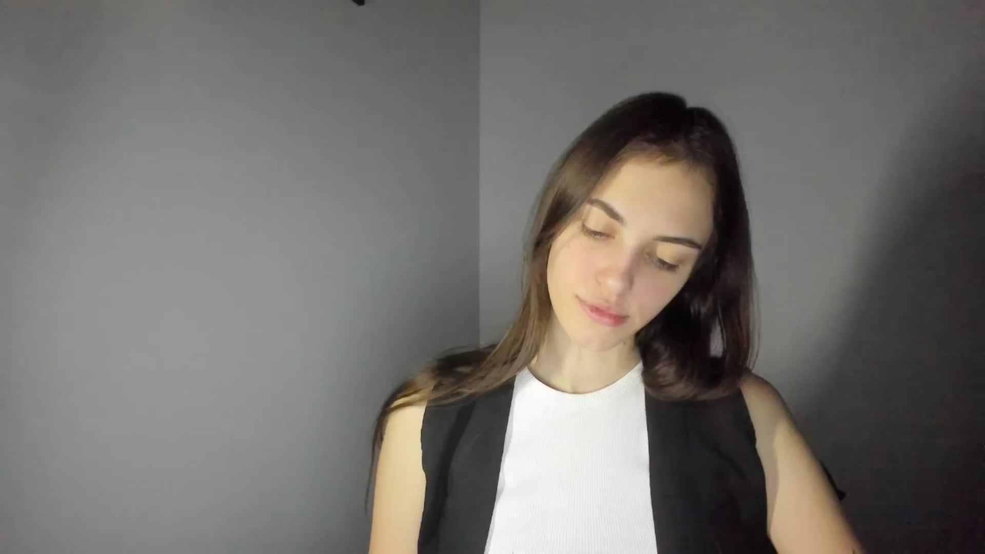 Gallery image thumbnail from Dashamoxy's myfreecams stream on, 02/05/2026, 18:24 image 9 of 20
