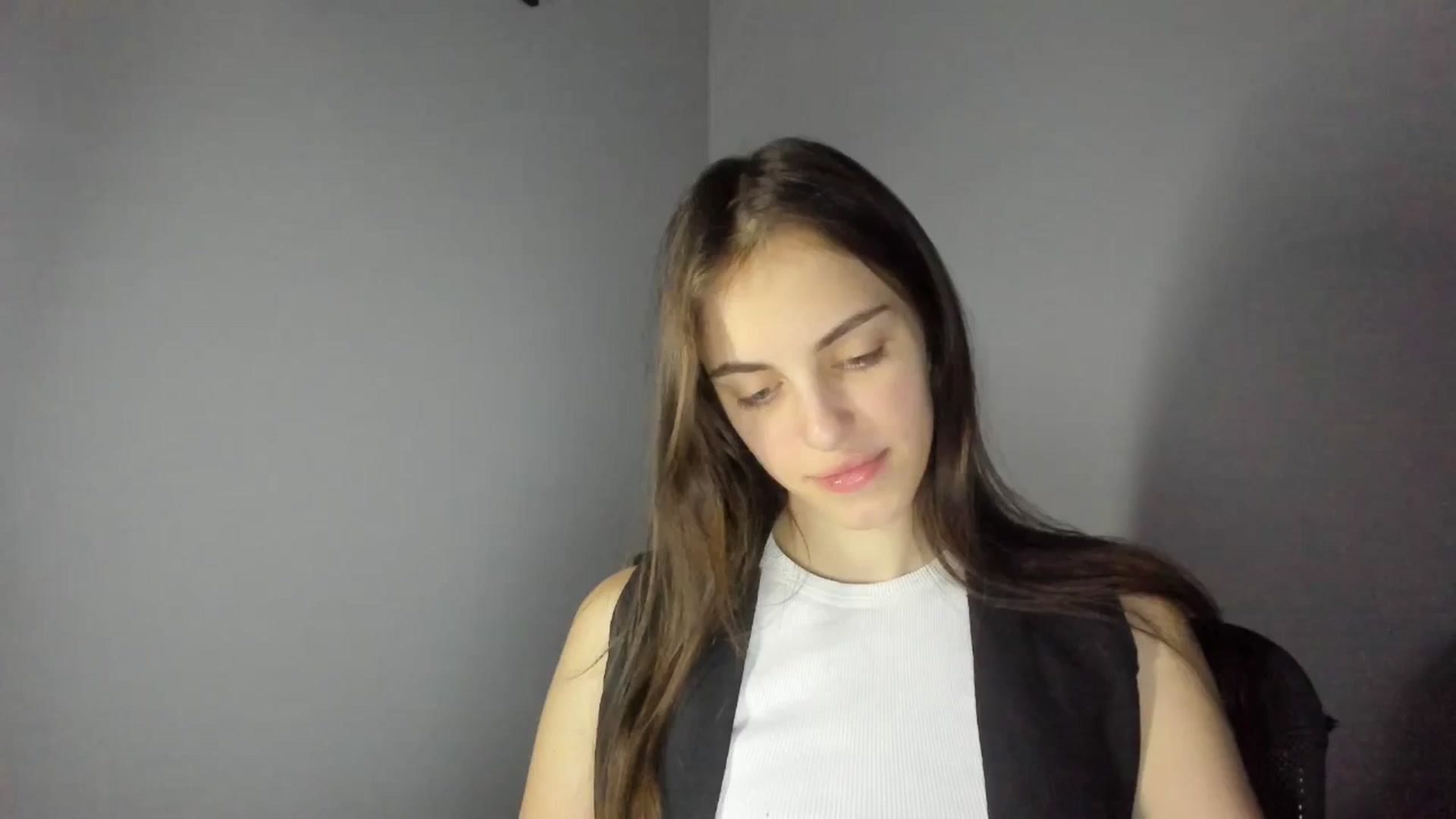 Gallery image thumbnail from Dashamoxy's myfreecams stream on, 02/05/2026, 18:24 image 4 of 20