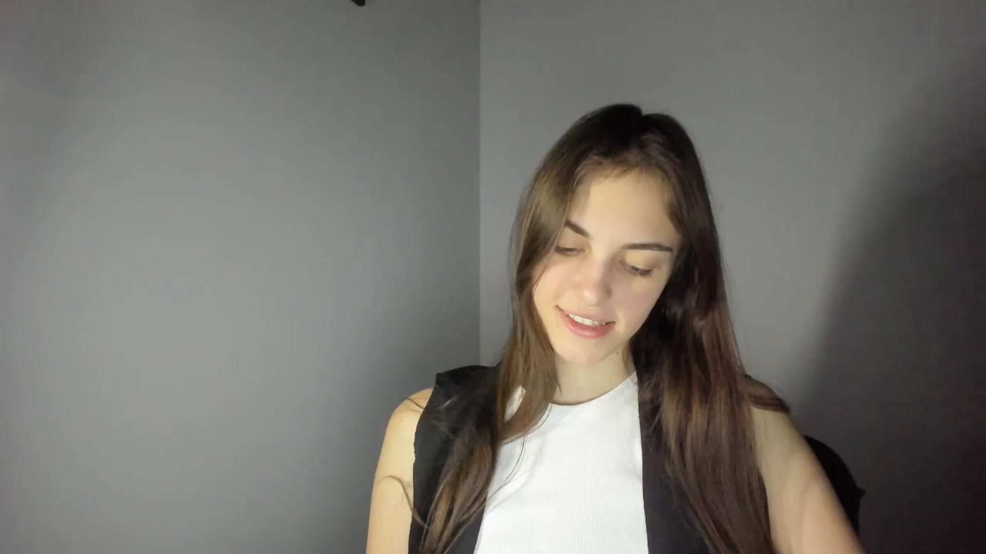 Gallery image thumbnail from Dashamoxy's myfreecams stream on, 02/05/2026, 18:24 image 12 of 20
