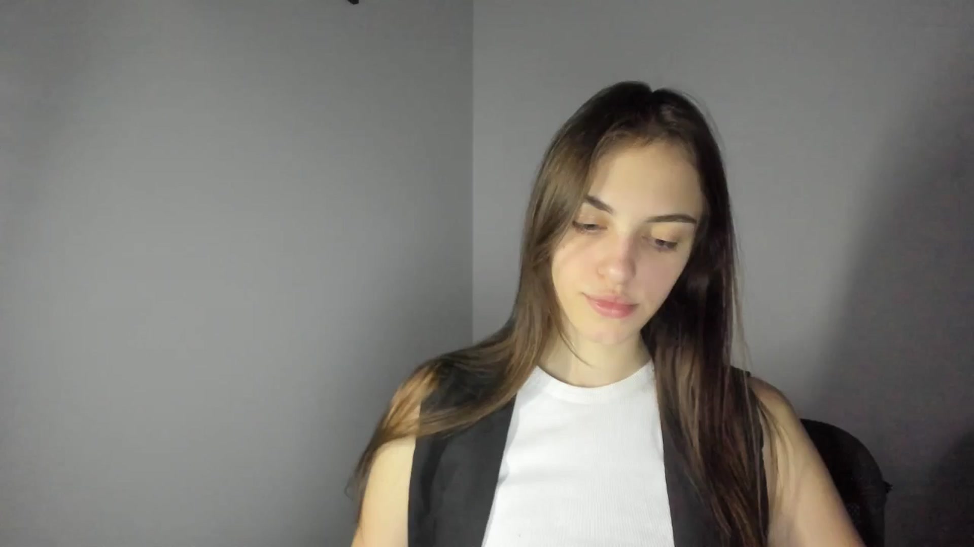 Gallery image thumbnail from Dashamoxy's myfreecams stream on, 02/05/2026, 18:24 image 1 of 20