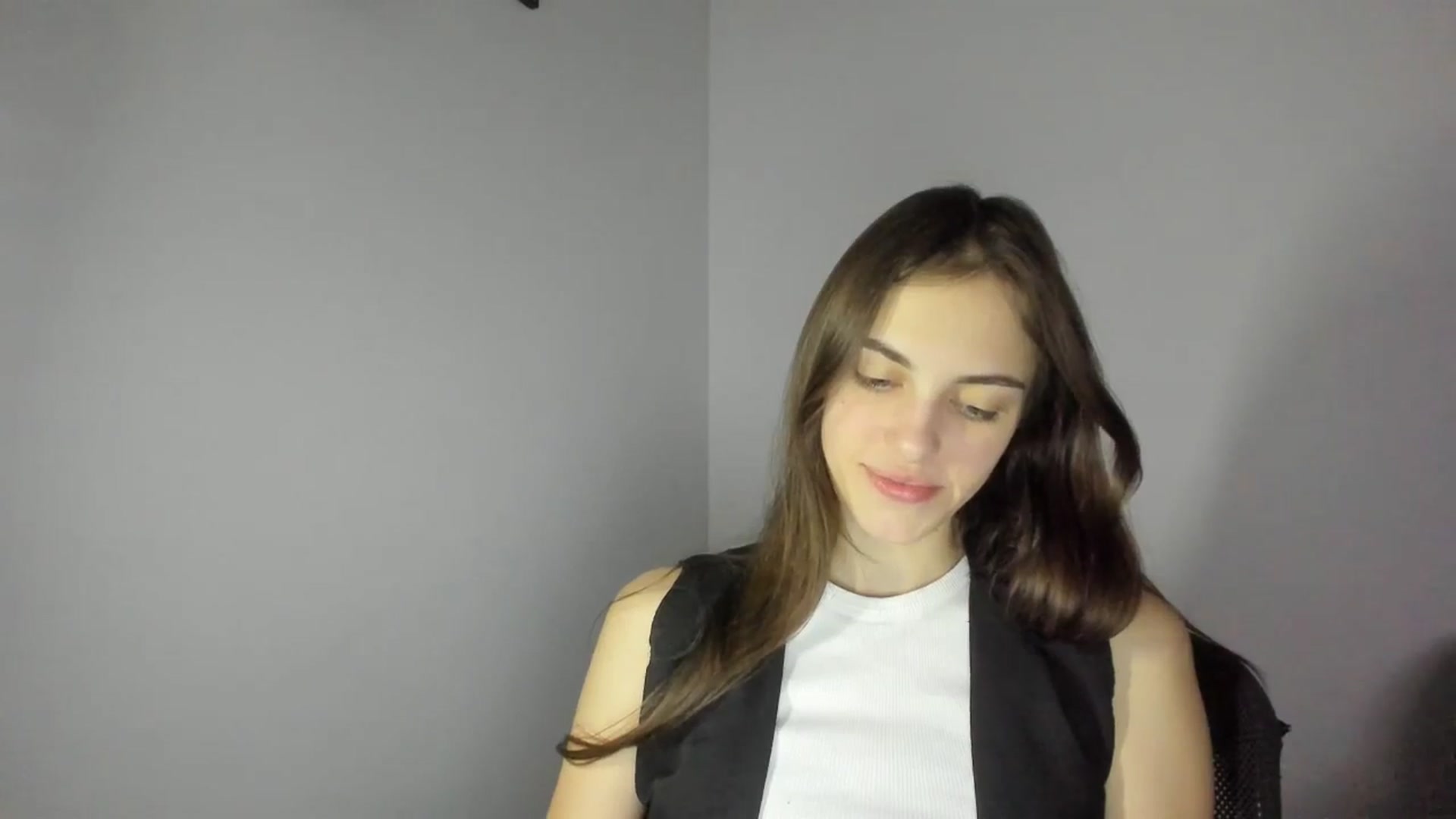Gallery image thumbnail from Dashamoxy's myfreecams stream on, 02/05/2026, 18:24 image 18 of 20