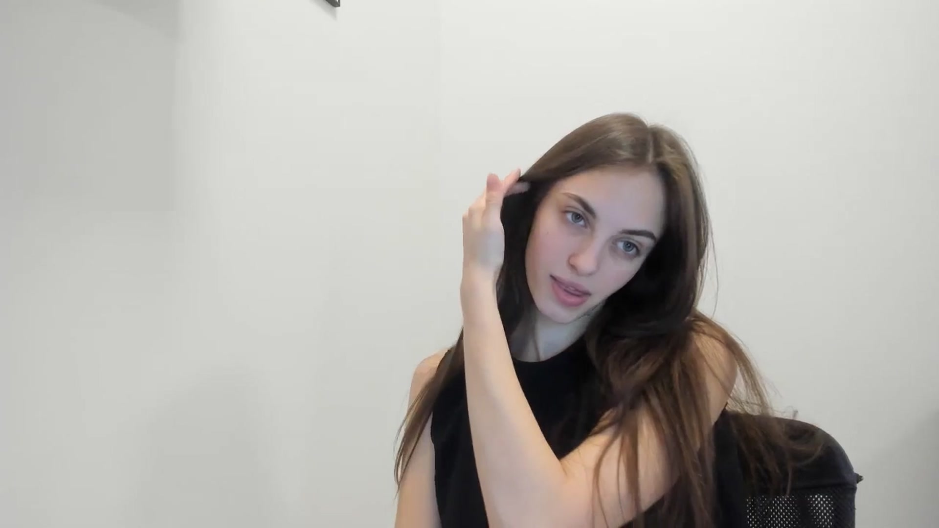 Gallery image thumbnail from Dashamoxy's myfreecams stream on, 02/08/2026, 15:18 image 17 of 20