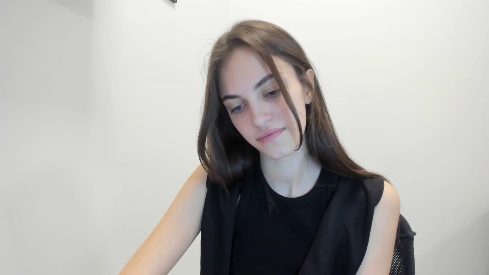 Gallery image thumbnail from Dashamoxy's myfreecams stream on, 02/08/2026, 15:18 image 7 of 20