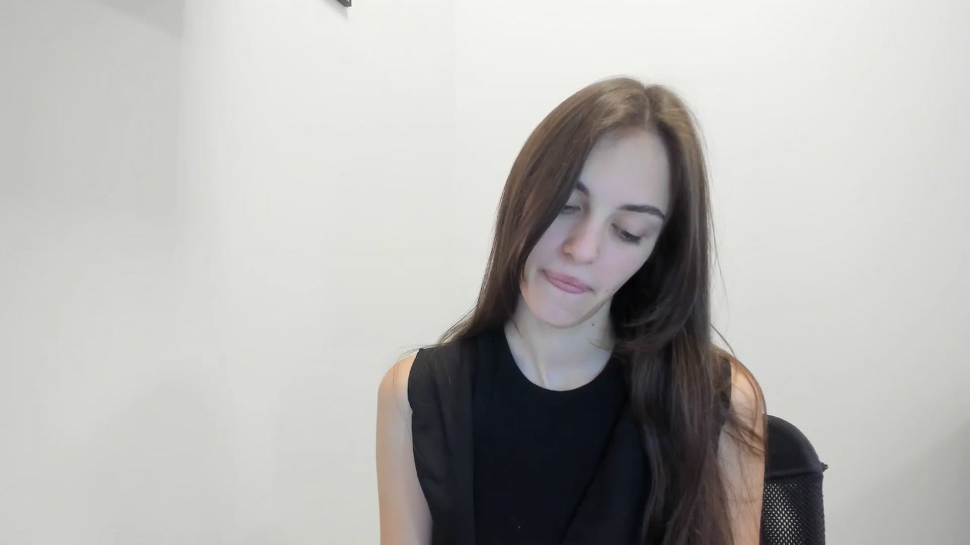 Gallery image thumbnail from Dashamoxy's myfreecams stream on, 02/08/2026, 15:18 image 11 of 20