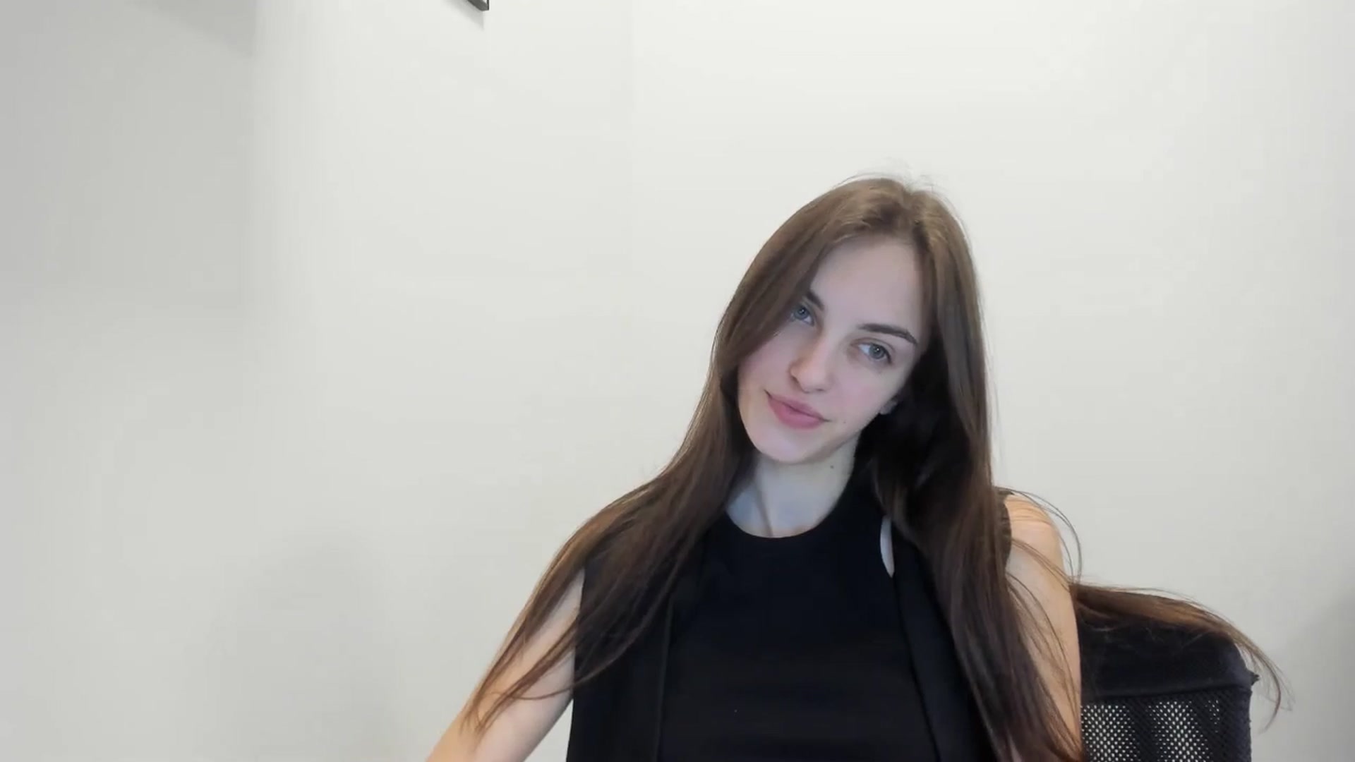 Gallery image thumbnail from Dashamoxy's myfreecams stream on, 02/08/2026, 15:38 image 12 of 20