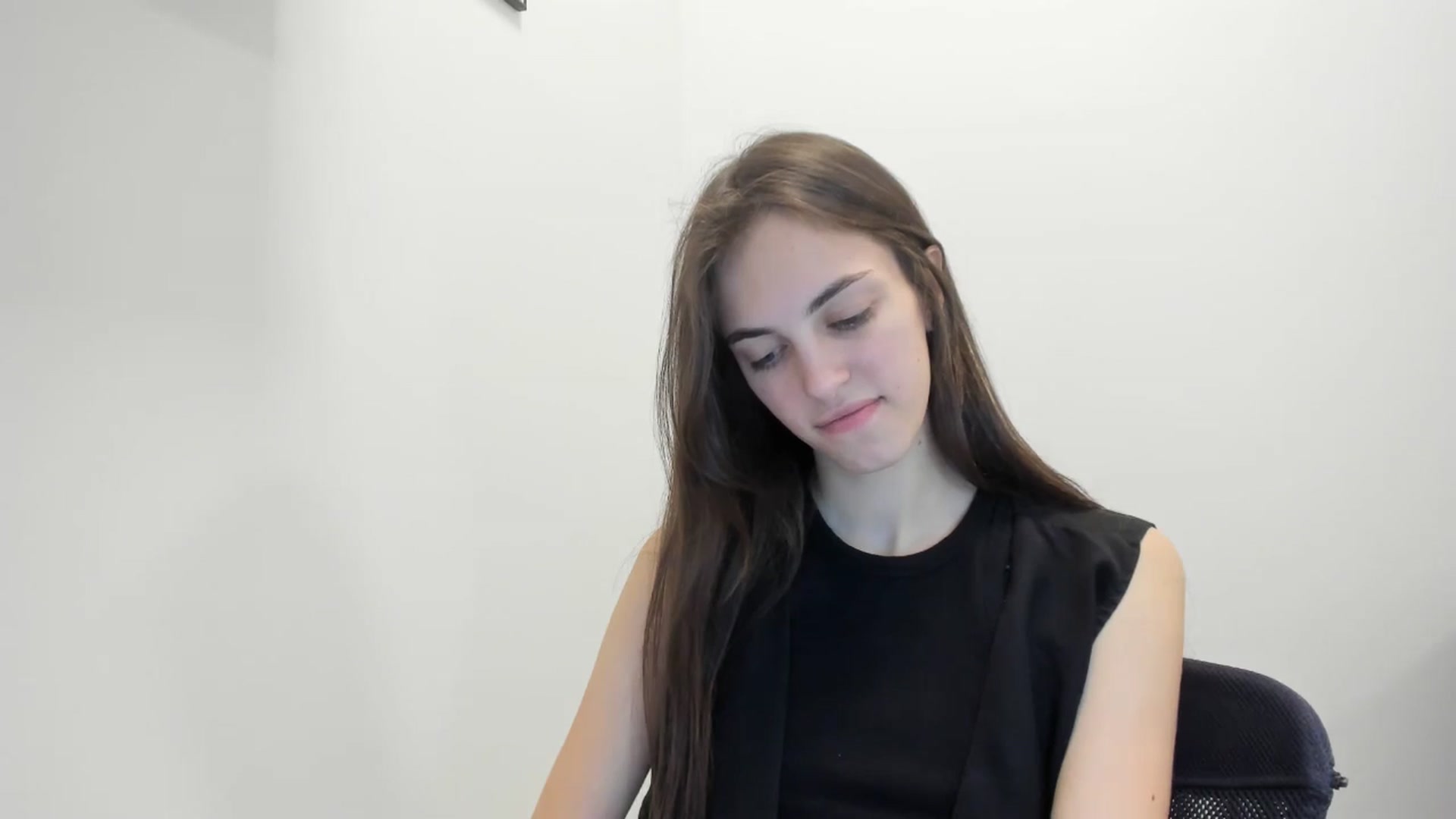 Gallery image thumbnail from Dashamoxy's myfreecams stream on, 02/08/2026, 15:38 image 15 of 20