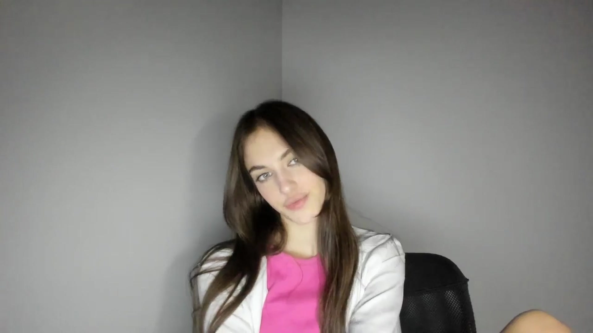 Gallery image thumbnail from Dashamoxy's myfreecams stream on, 02/09/2026, 17:37 image 11 of 20