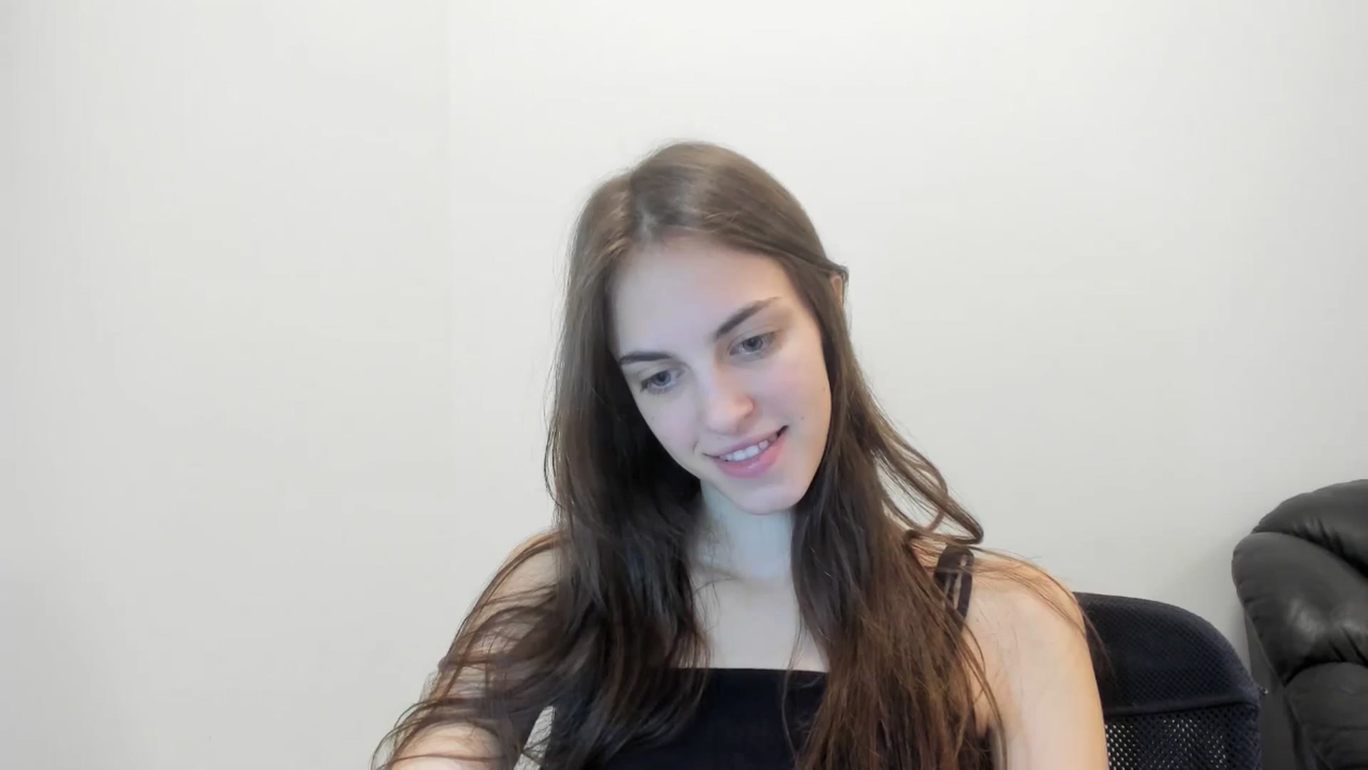 Gallery image thumbnail from Dashamoxy's myfreecams stream on, 02/11/2026, 18:52 image 10 of 20