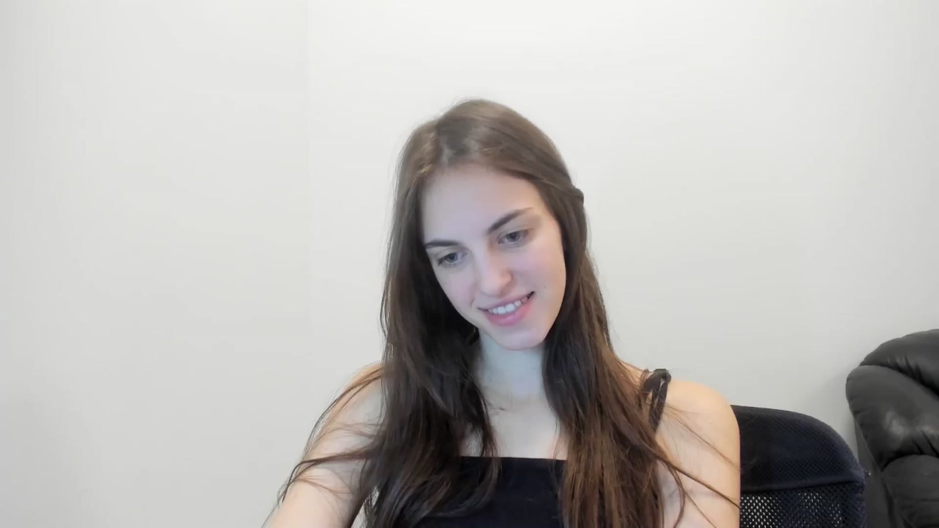 Gallery image thumbnail from Dashamoxy's myfreecams stream on, 02/11/2026, 18:52 image 11 of 20