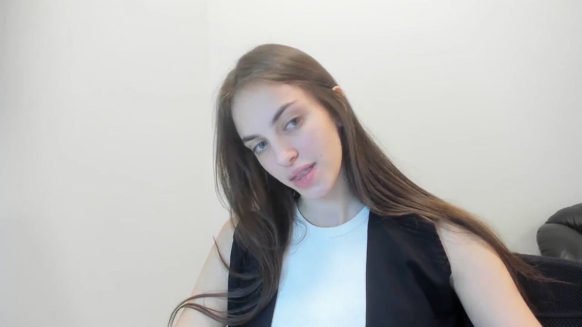 Gallery image thumbnail from Dashamoxy's myfreecams stream on, 02/11/2026, 18:52 image 5 of 20