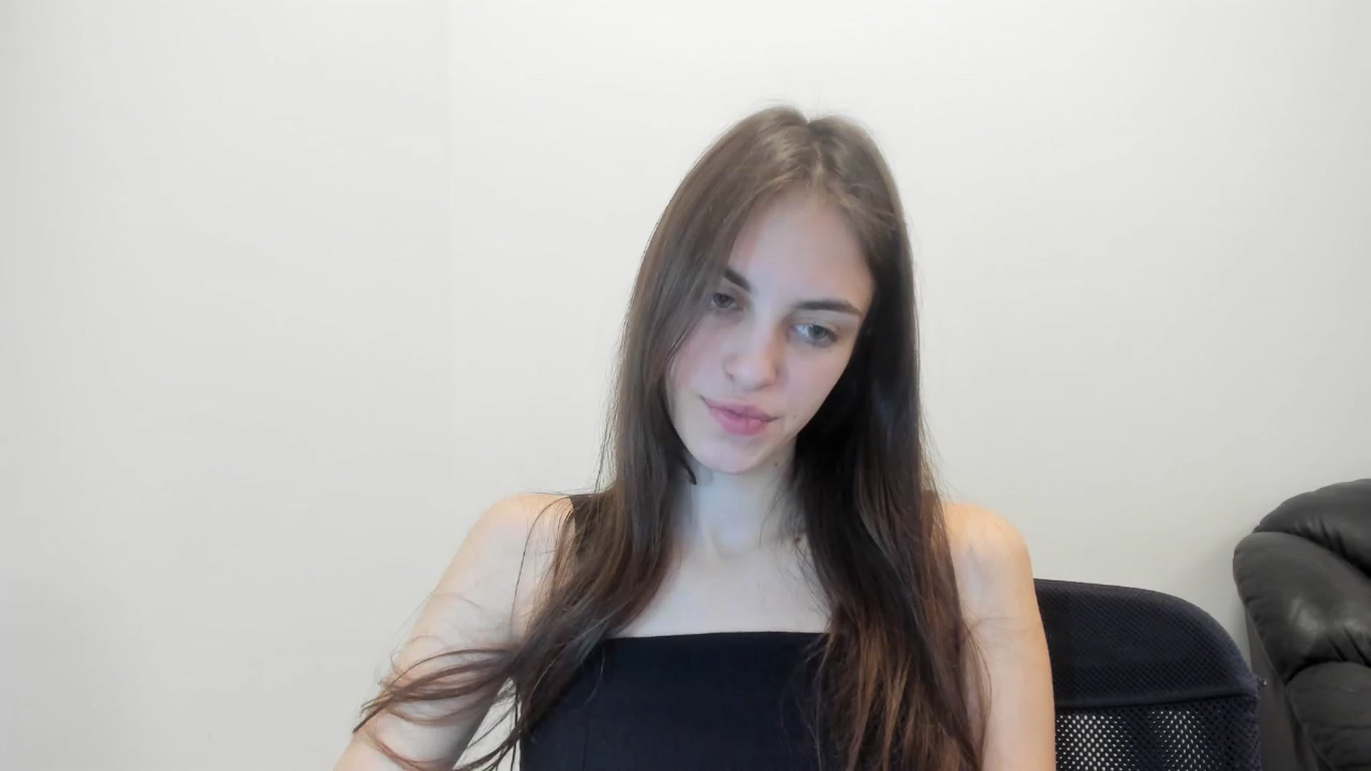 Gallery image thumbnail from Dashamoxy's myfreecams stream on, 02/11/2026, 18:52 image 15 of 20