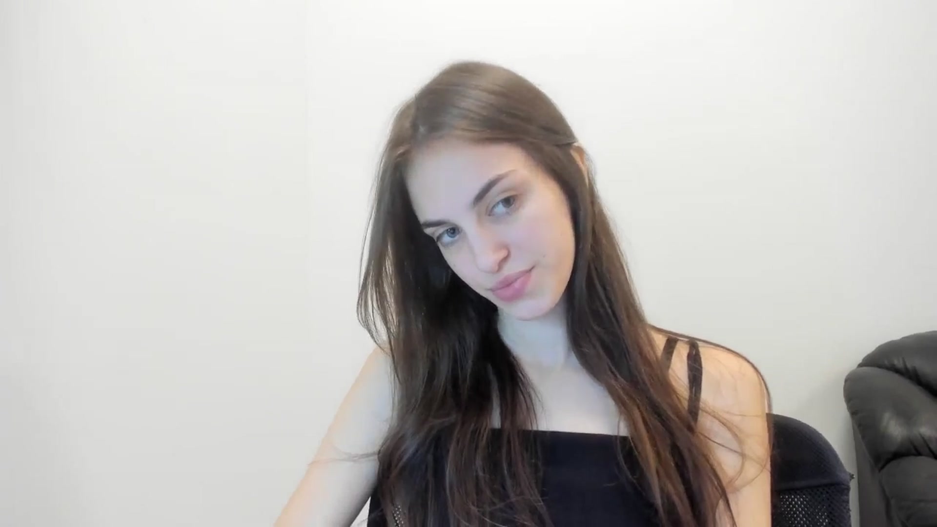 Gallery image thumbnail from Dashamoxy's myfreecams stream on, 02/11/2026, 18:52 image 13 of 20
