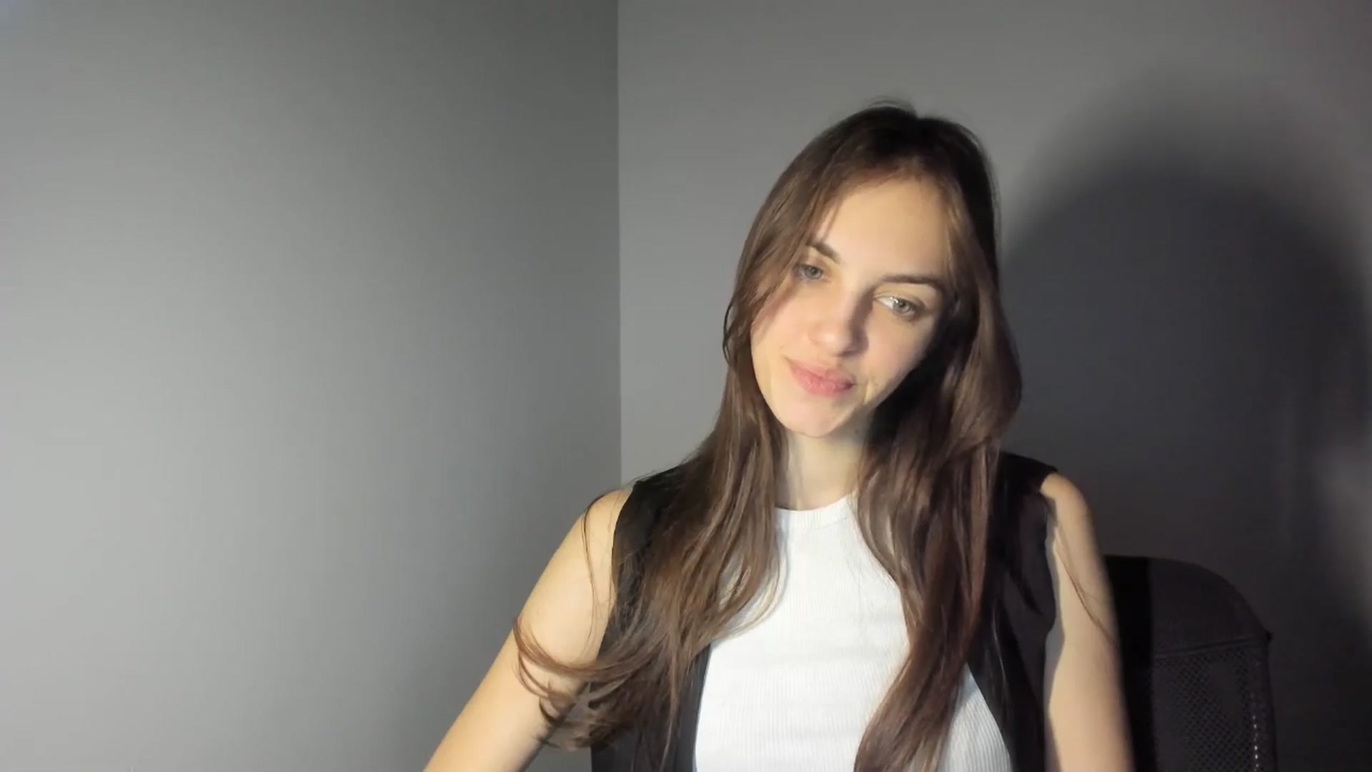 Gallery image thumbnail from Dashamoxy's myfreecams stream on, 02/13/2026, 17:13 image 9 of 20