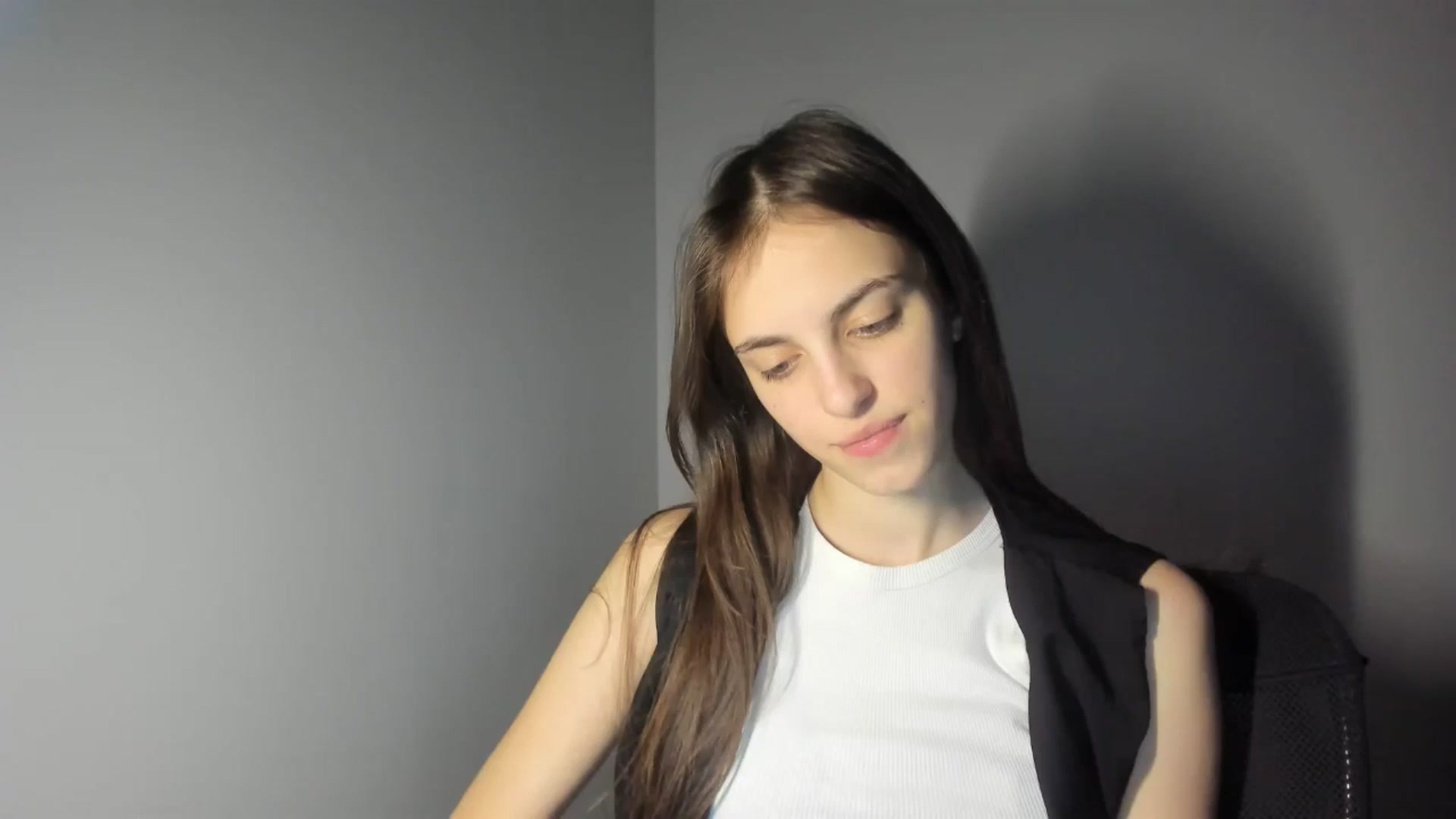 Gallery image thumbnail from Dashamoxy's myfreecams stream on, 02/13/2026, 17:13 image 12 of 20