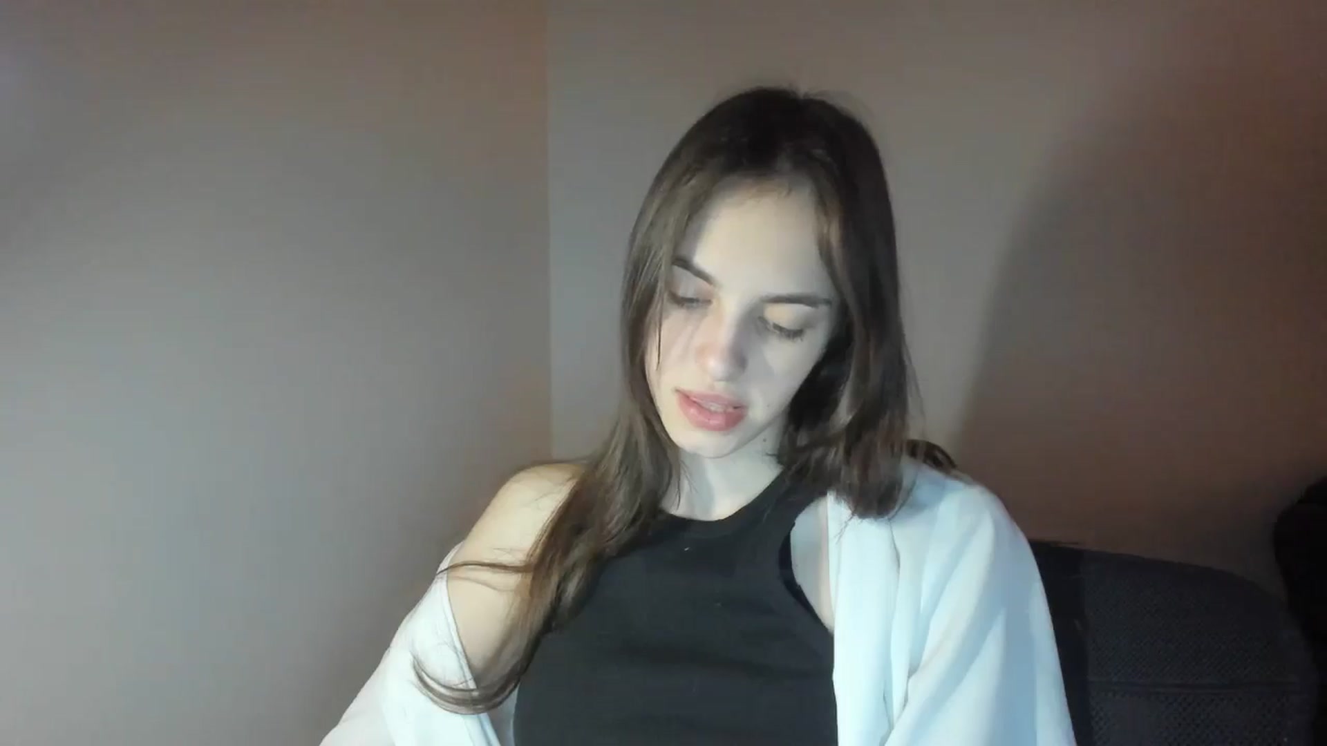Gallery image thumbnail from Dashamoxy's myfreecams stream on, 02/18/2026, 20:04 image 4 of 20