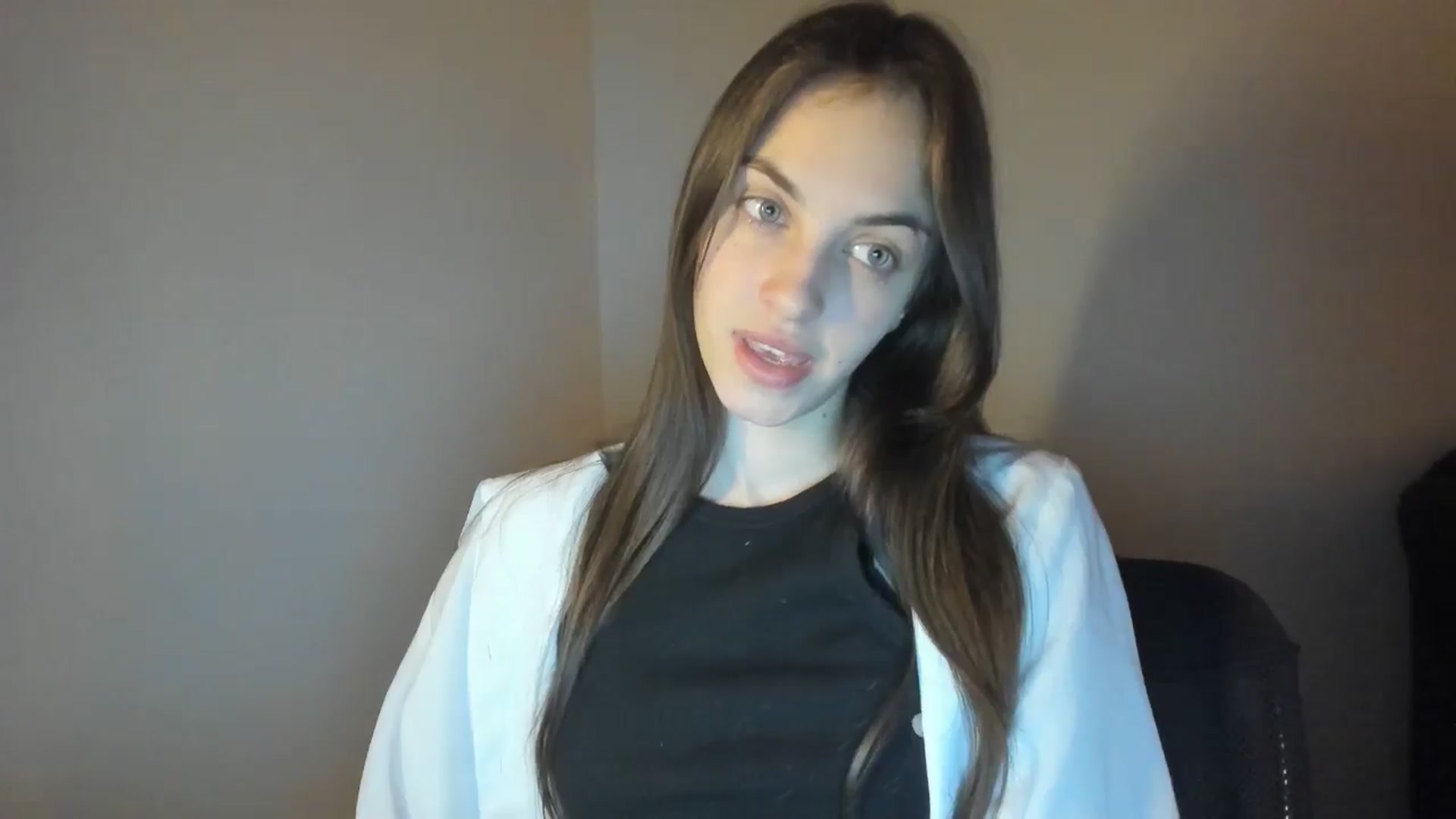 Gallery image thumbnail from Dashamoxy's myfreecams stream on, 02/18/2026, 20:04 image 12 of 20