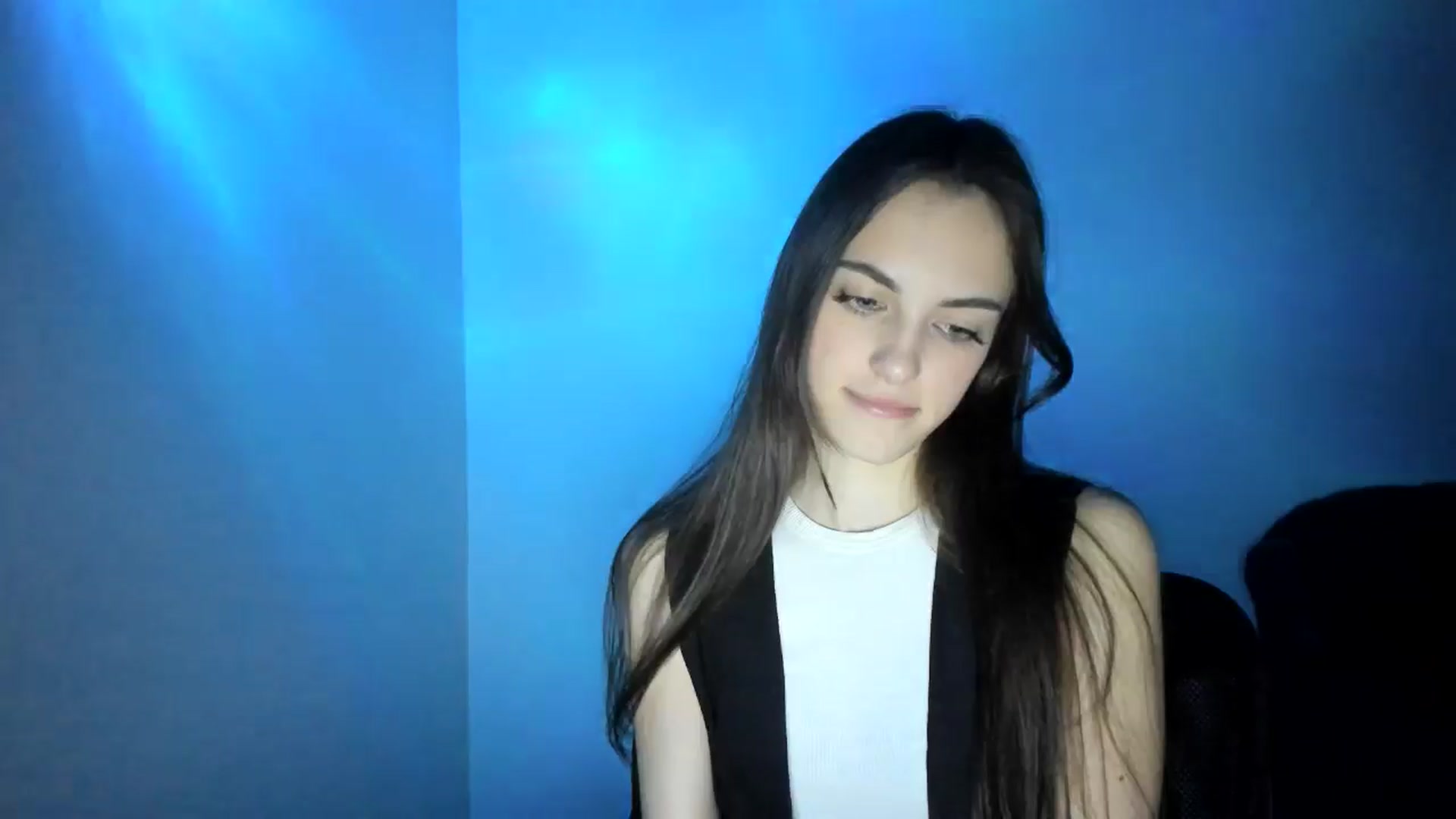 Gallery image thumbnail from Dashamoxy's myfreecams stream on, 02/20/2026, 18:37 image 13 of 20