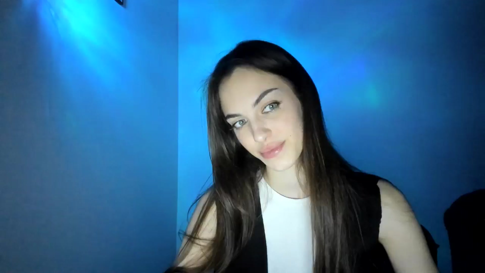 Gallery image thumbnail from Dashamoxy's myfreecams stream on, 02/20/2026, 18:37 image 17 of 20
