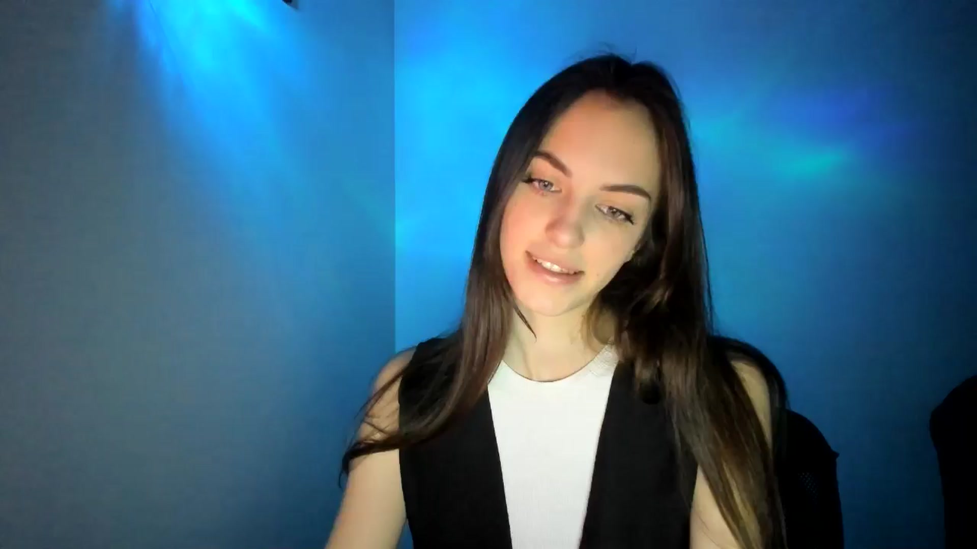 Gallery image thumbnail from Dashamoxy's myfreecams stream on, 02/20/2026, 18:37 image 1 of 20