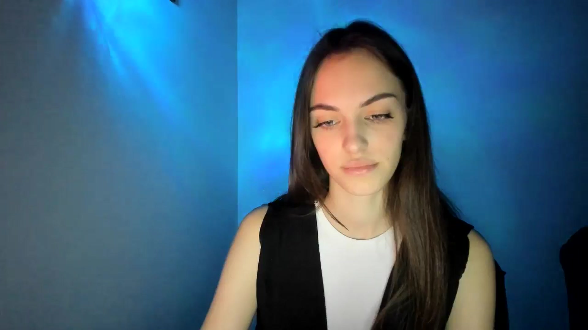 Gallery image thumbnail from Dashamoxy's myfreecams stream on, 02/20/2026, 18:37 image 2 of 20