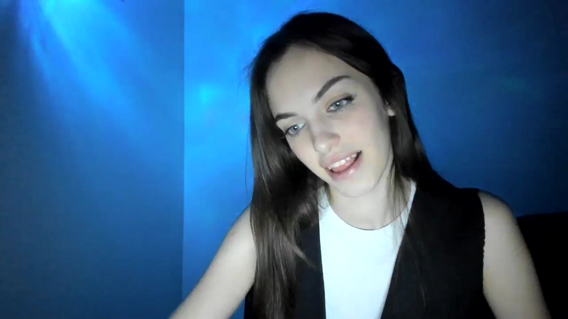Gallery image thumbnail from Dashamoxy's myfreecams stream on, 02/20/2026, 18:37 image 12 of 20