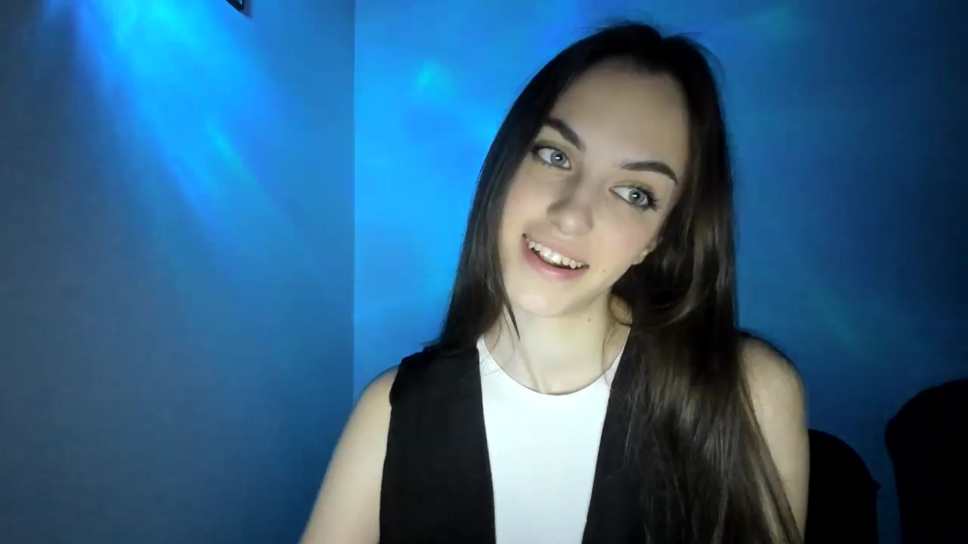 Gallery image thumbnail from Dashamoxy's myfreecams stream on, 02/20/2026, 18:37 image 15 of 20